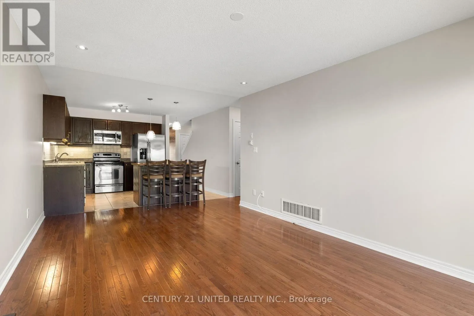 63 FALLINGBROOK CRESCENT