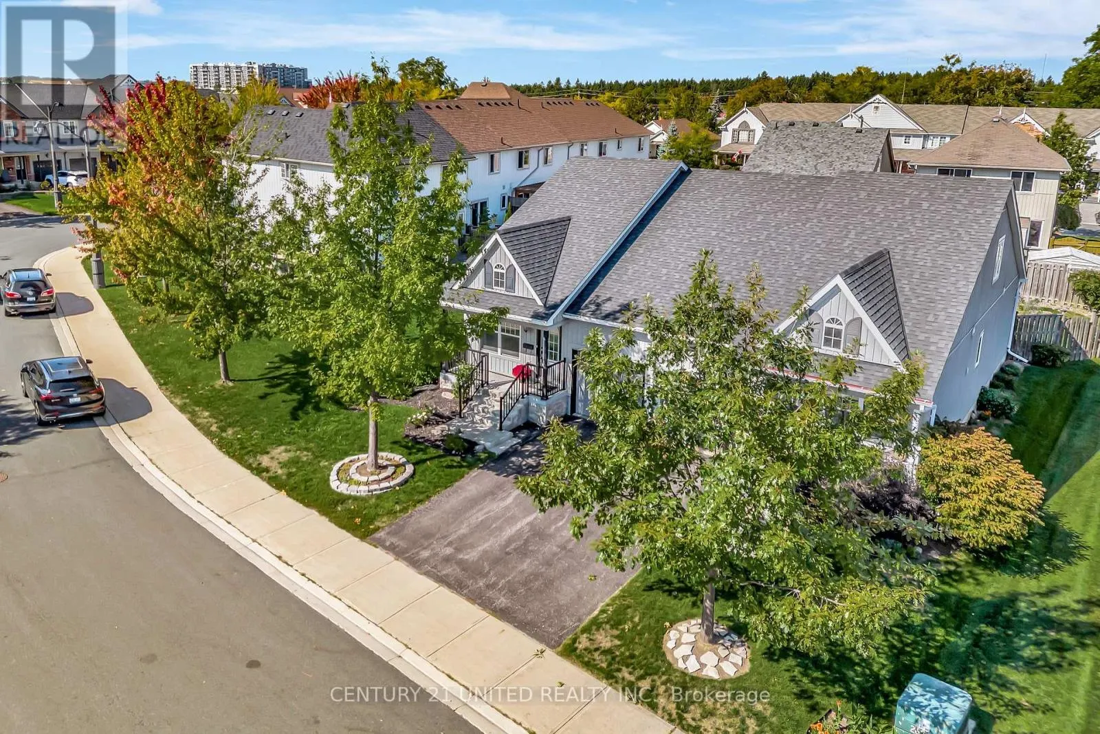 63 FALLINGBROOK CRESCENT