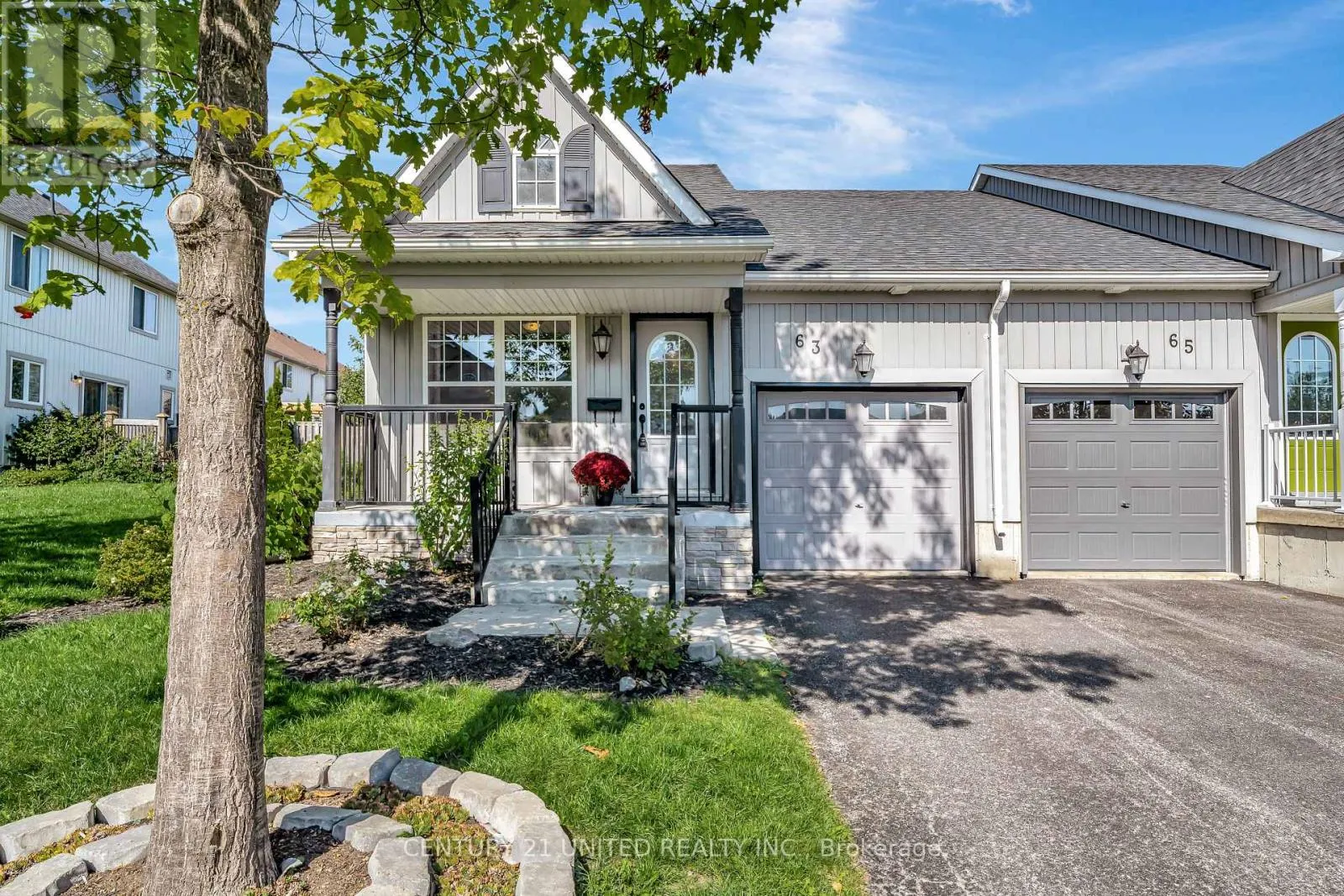 63 FALLINGBROOK CRESCENT