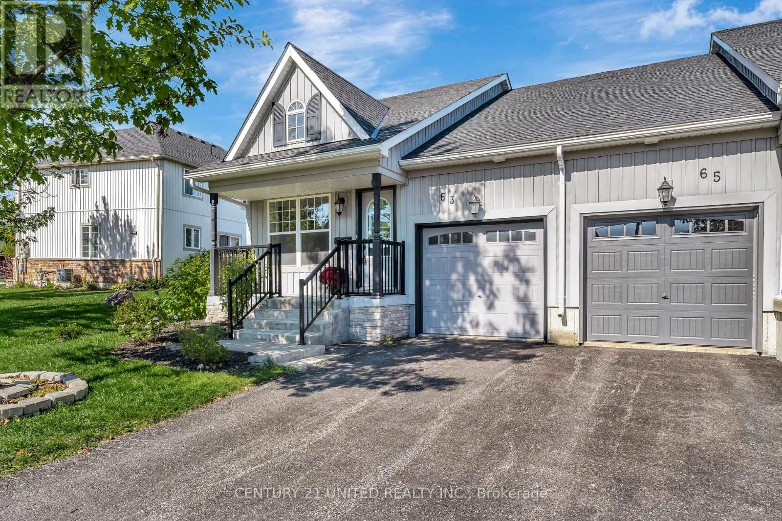 63 FALLINGBROOK CRESCENT