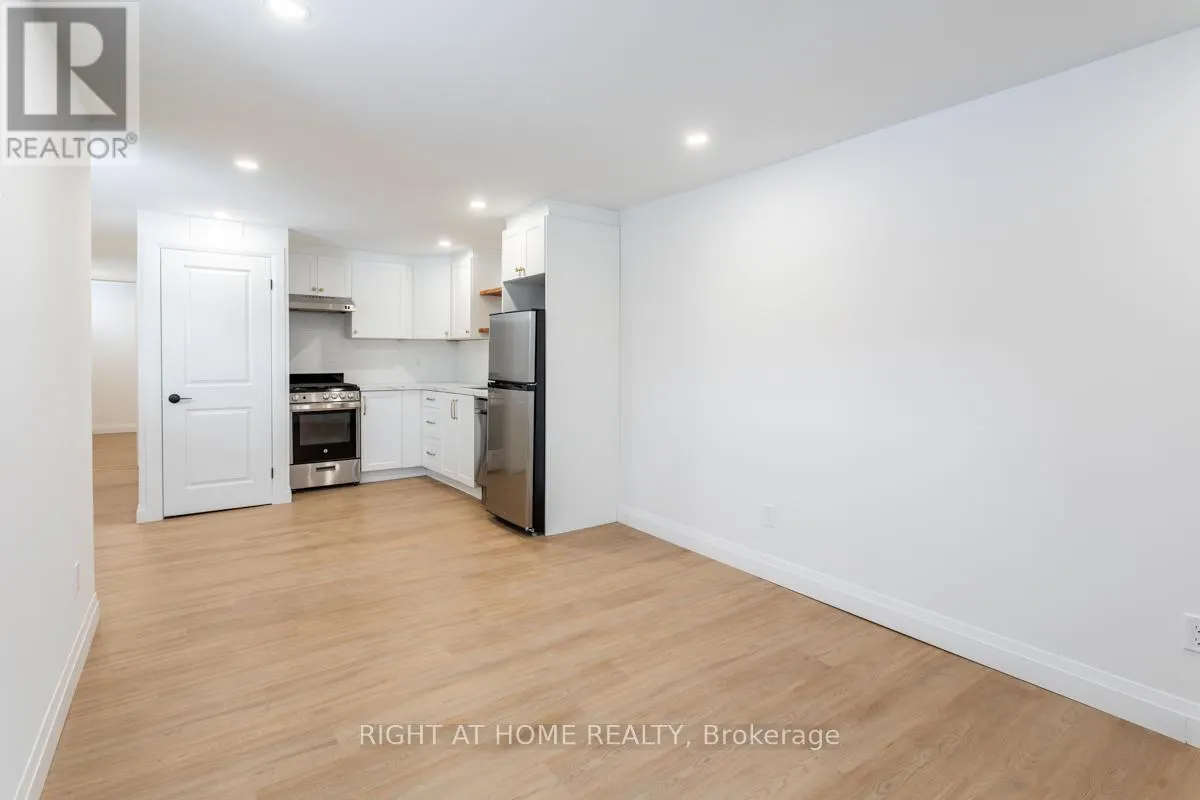 4 - 113 CATHARINE STREET N