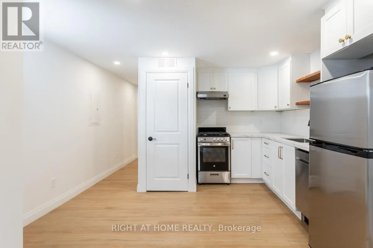 4 - 113 CATHARINE STREET N
