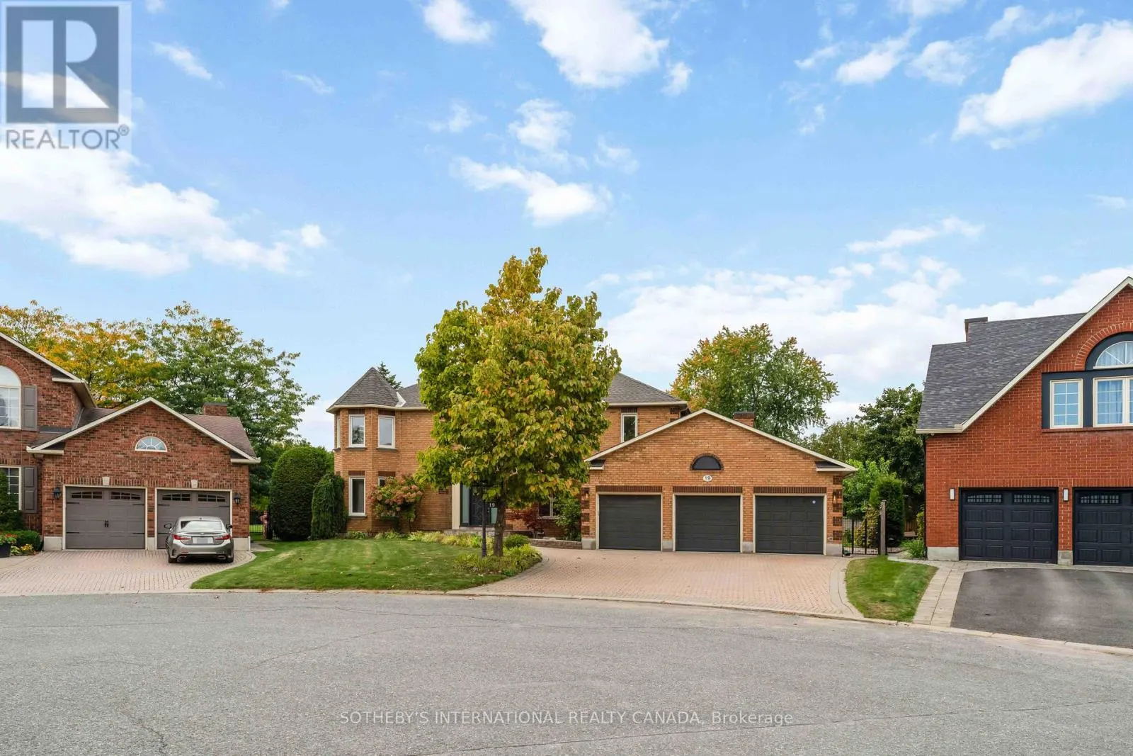 19 CAMPFIELD COURT