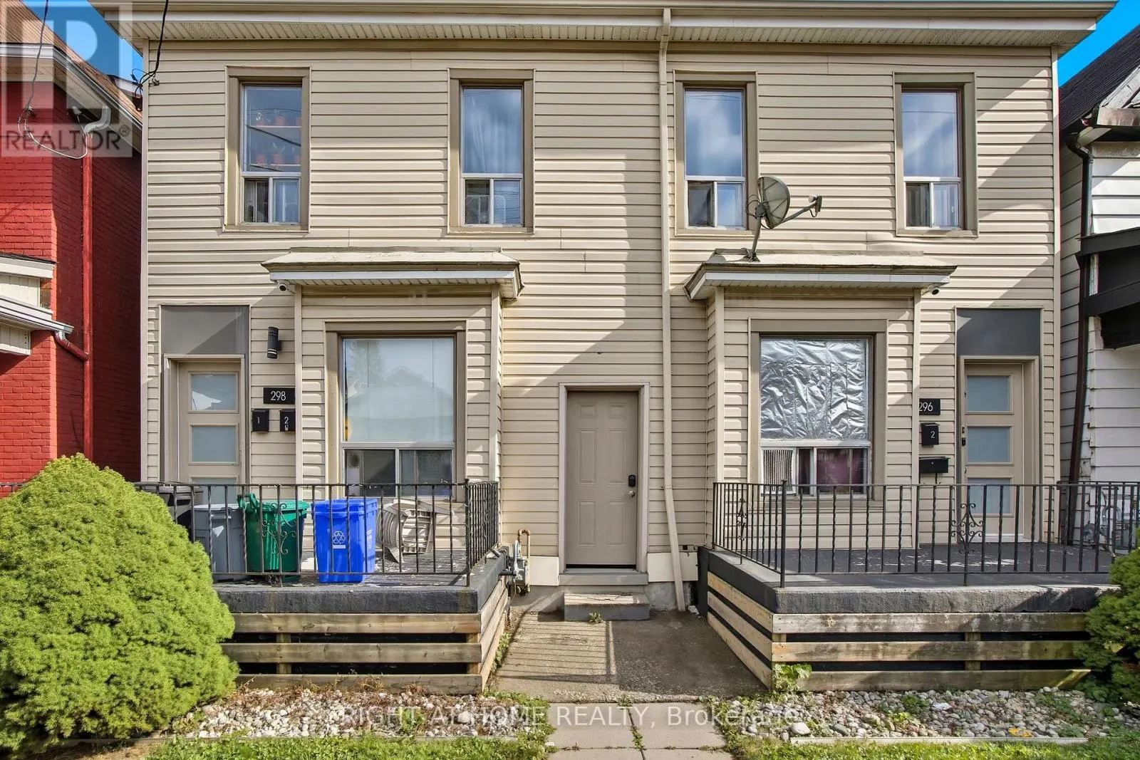 298 EMERALD STREET N