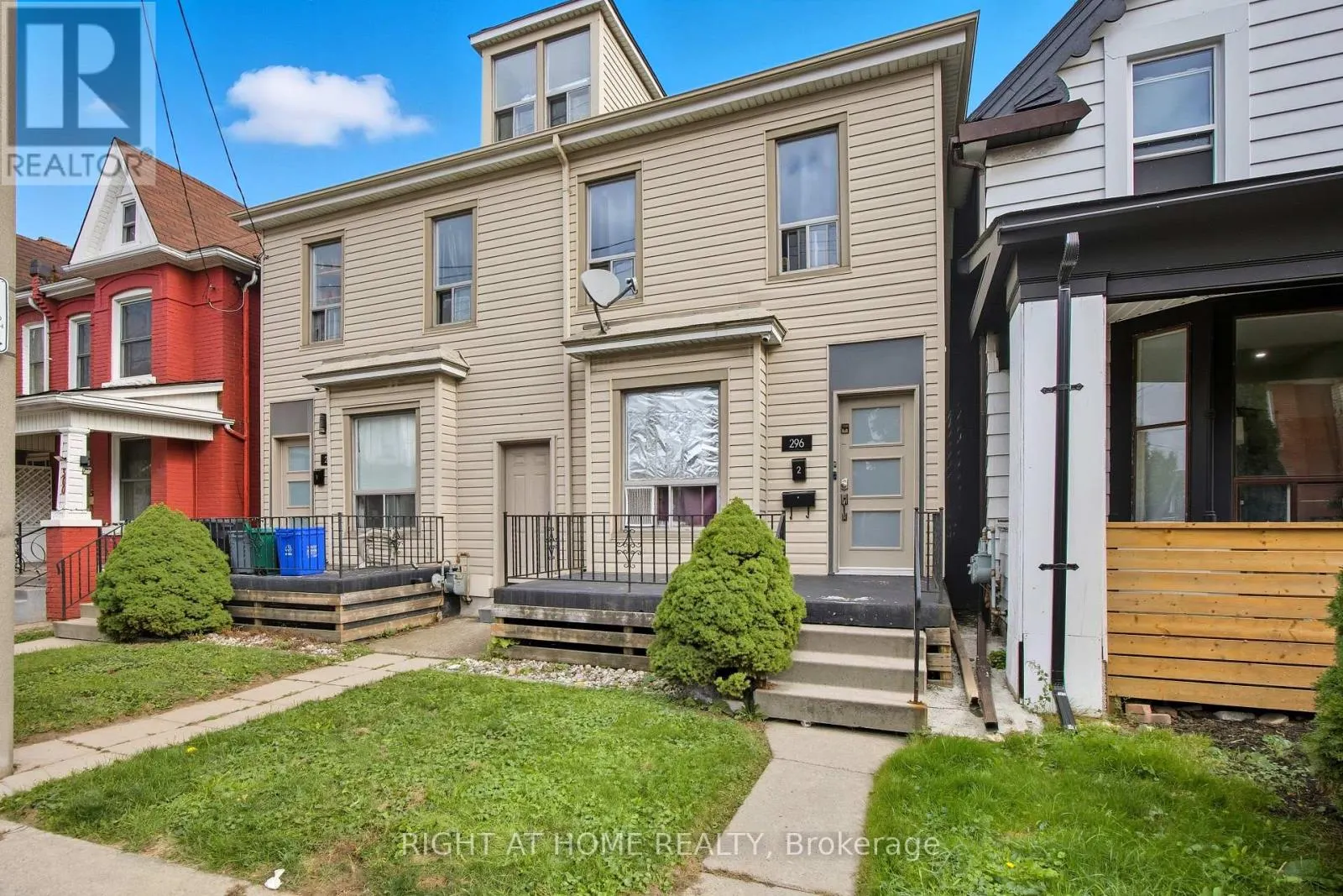 298 EMERALD STREET N