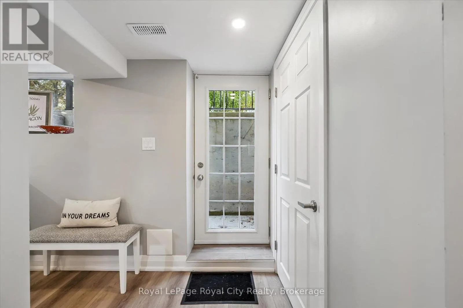 20 HIGHVIEW PLACE