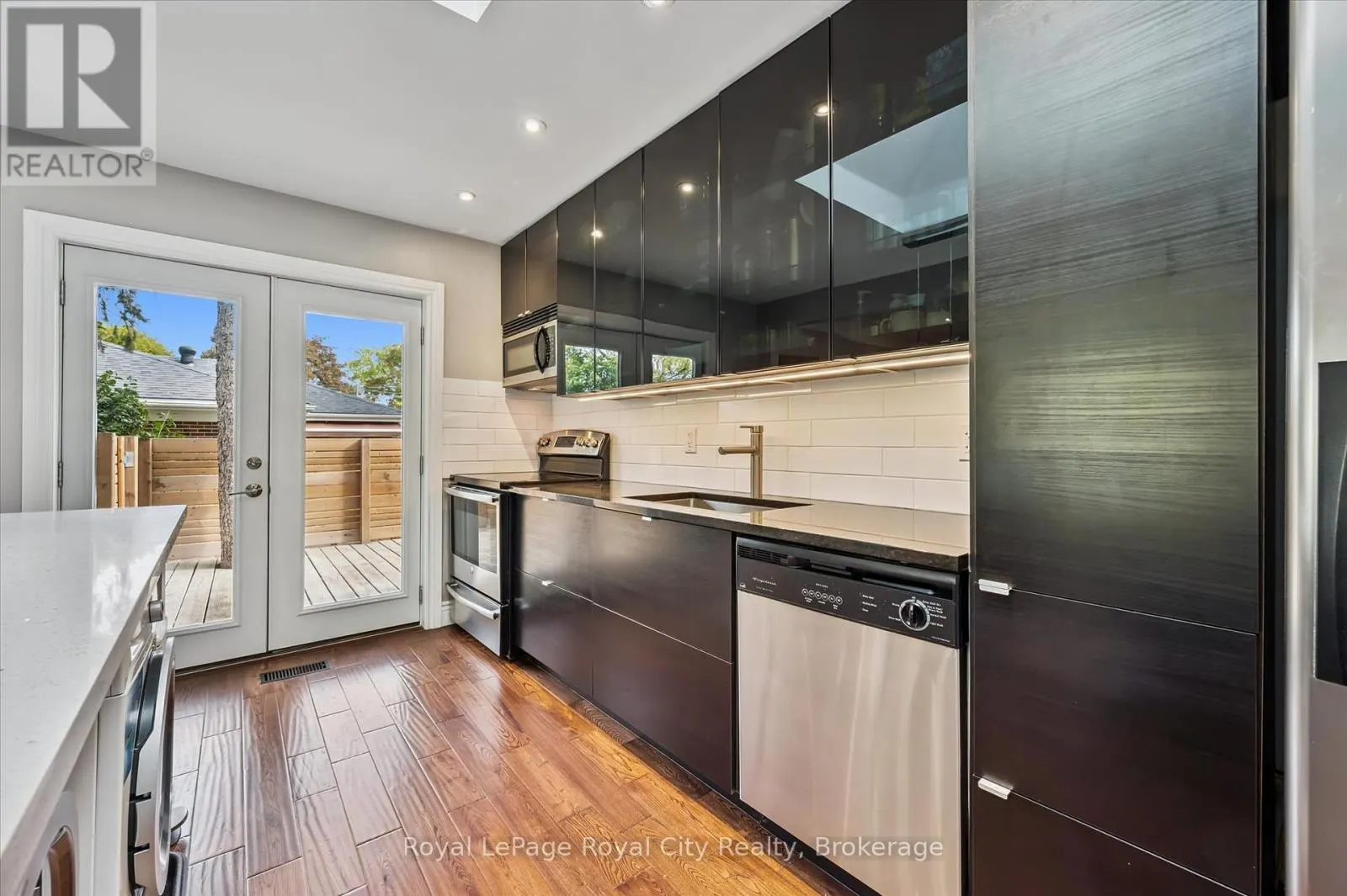 20 HIGHVIEW PLACE