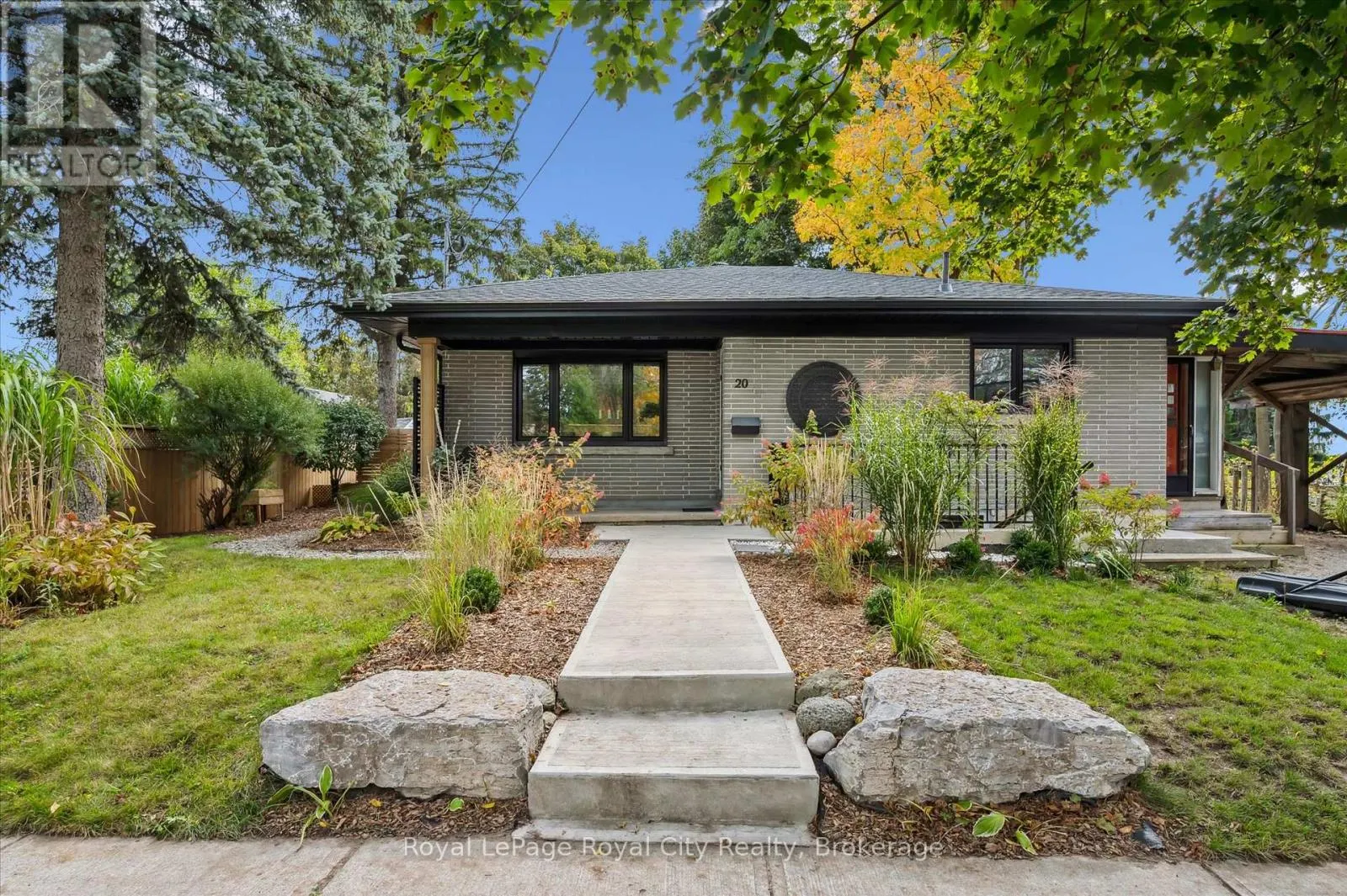 20 HIGHVIEW PLACE