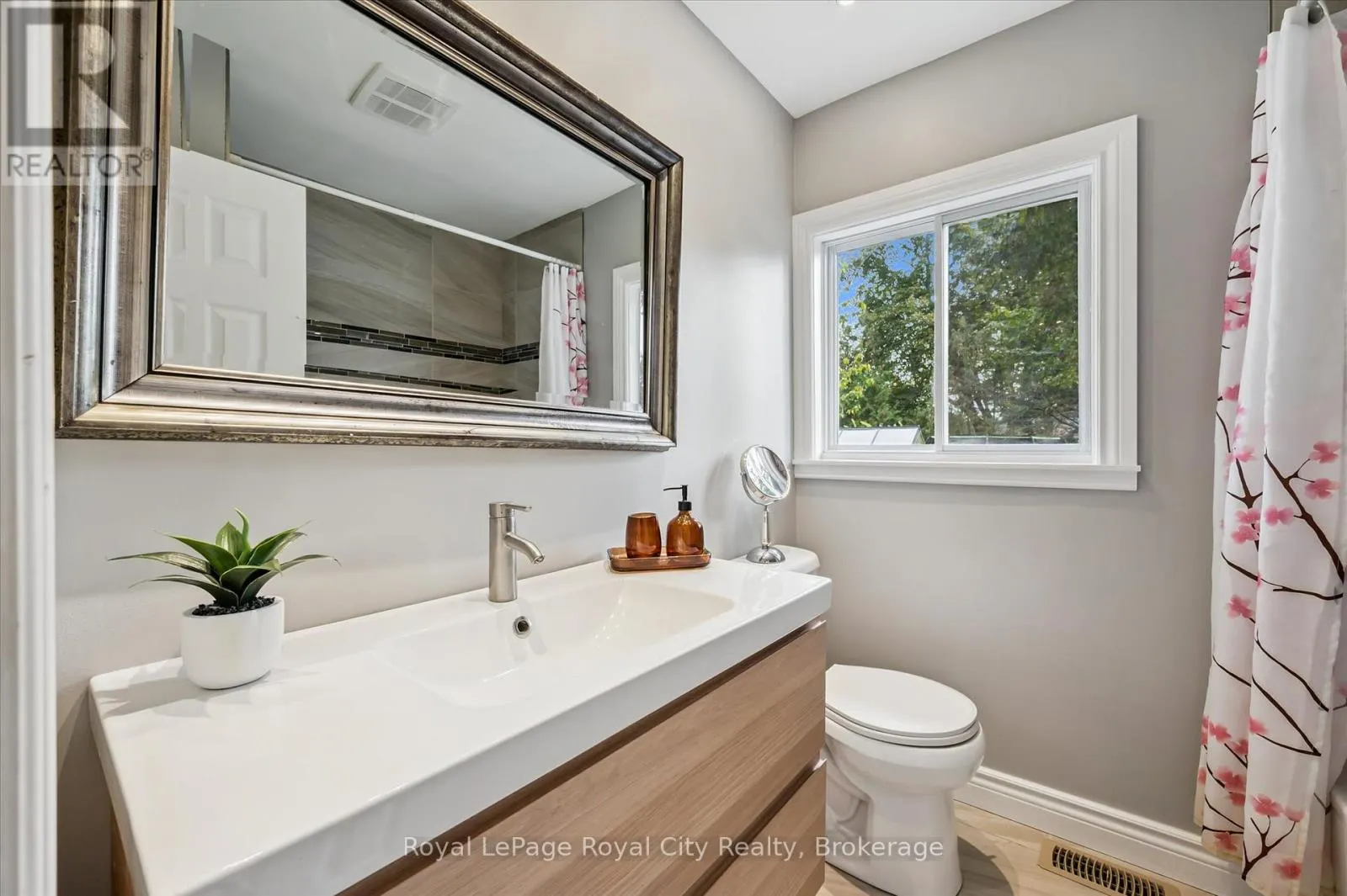 20 HIGHVIEW PLACE