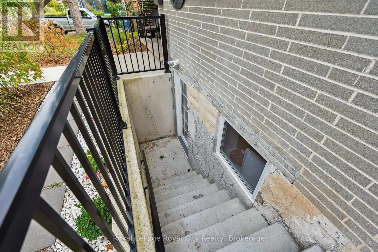 20 HIGHVIEW PLACE