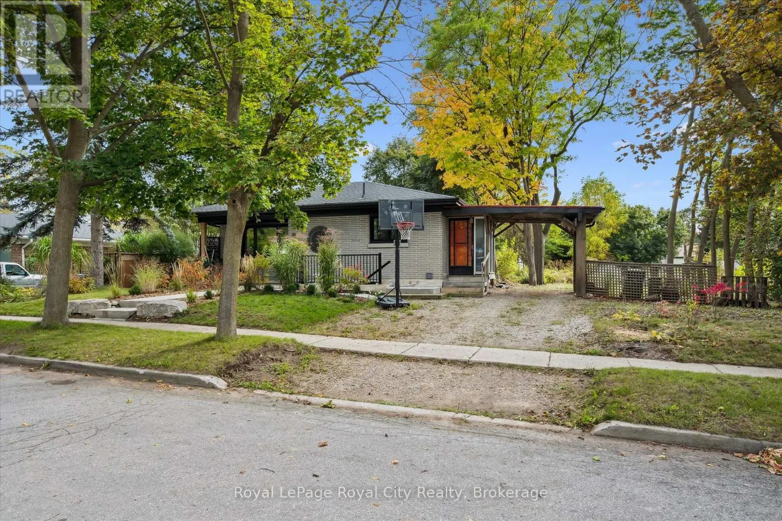 20 HIGHVIEW PLACE