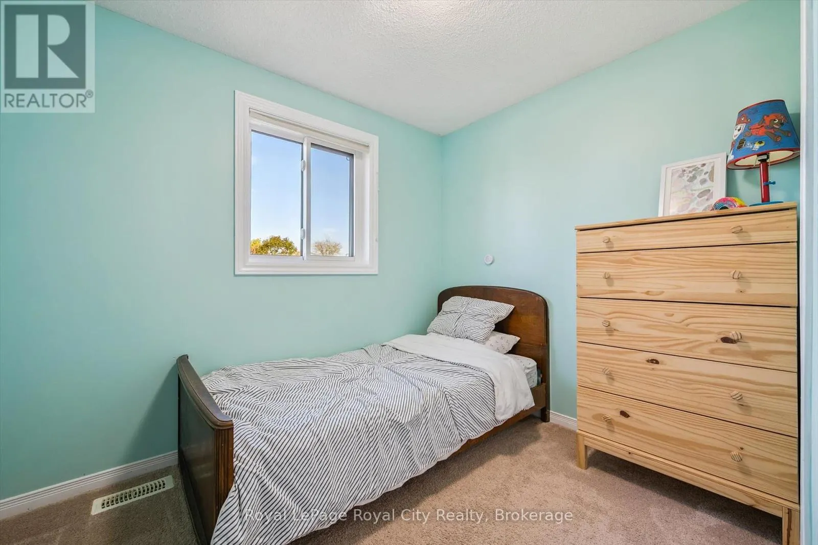 74 TROY CRESCENT
