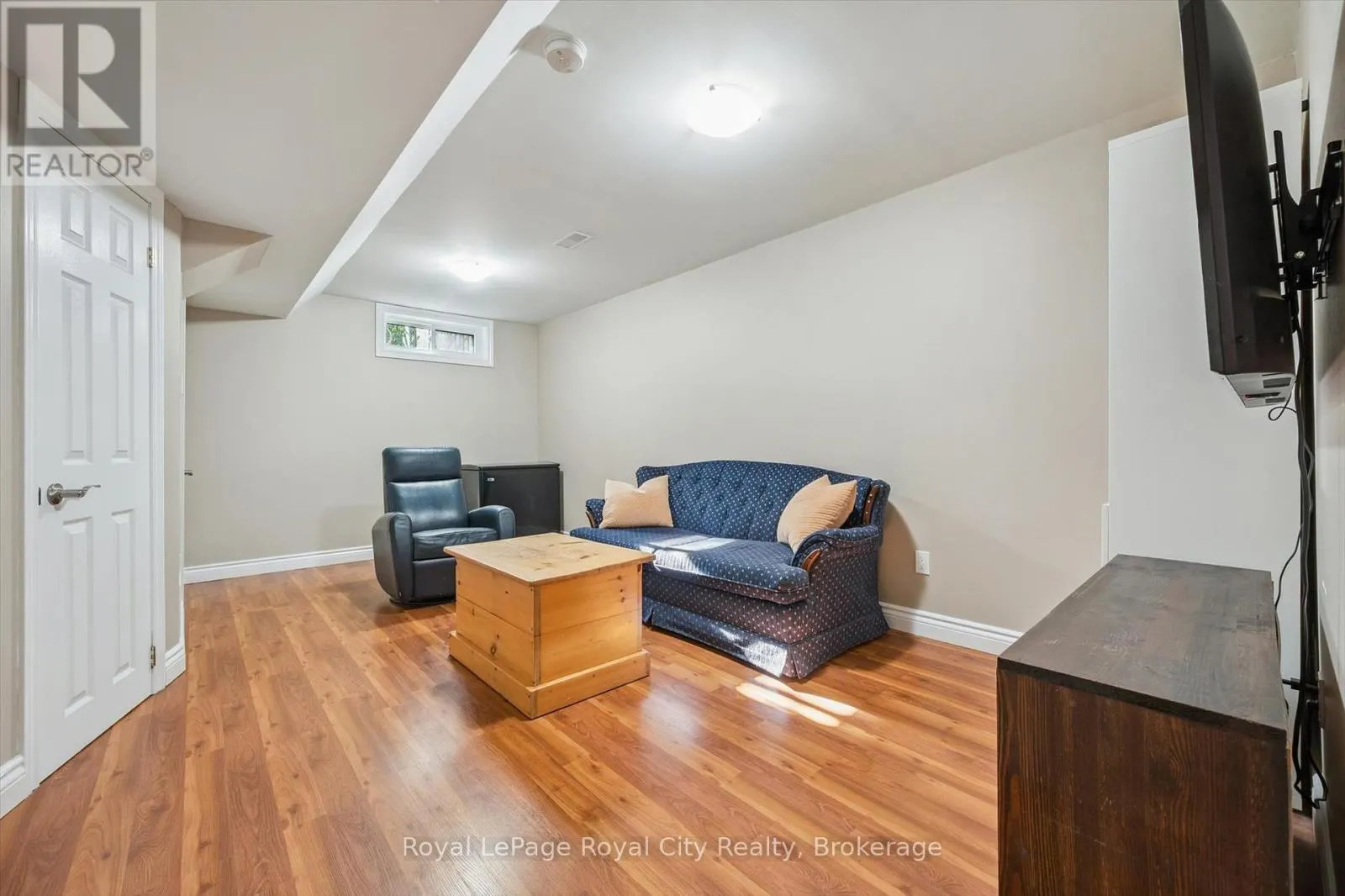 74 TROY CRESCENT