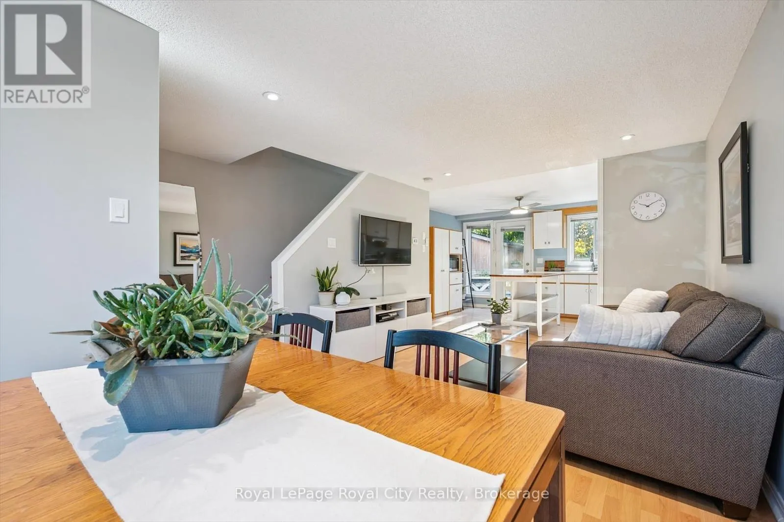 74 TROY CRESCENT