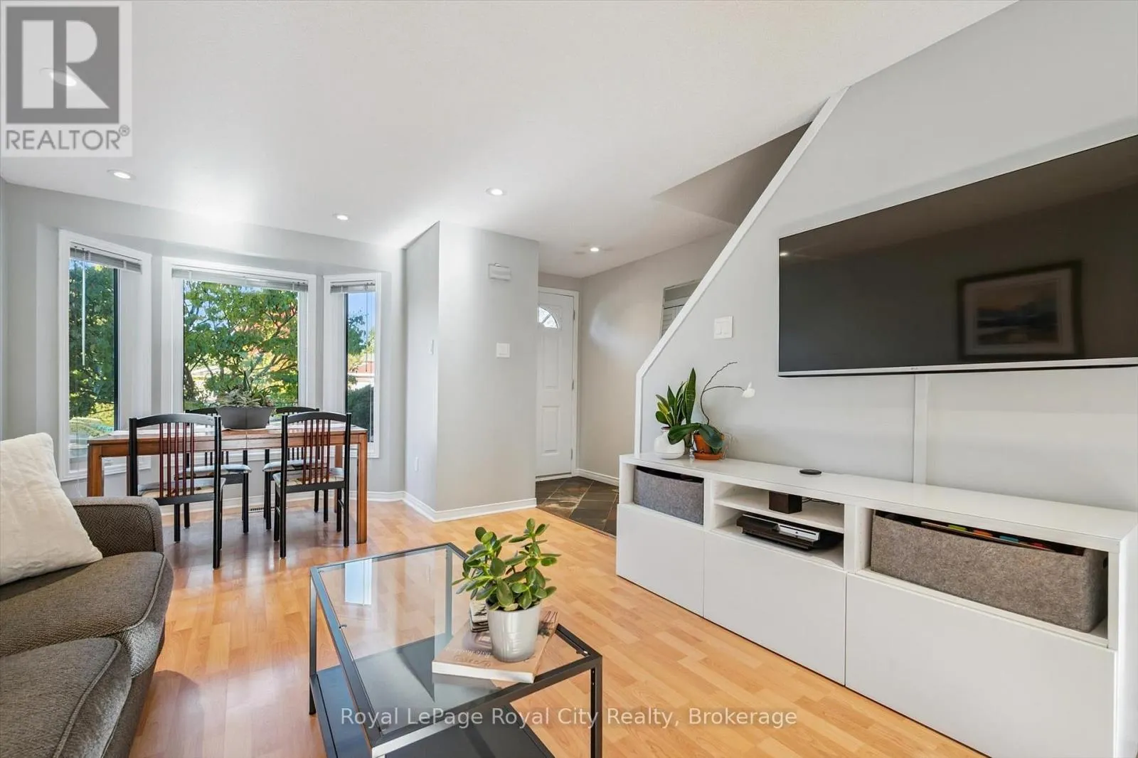 74 TROY CRESCENT