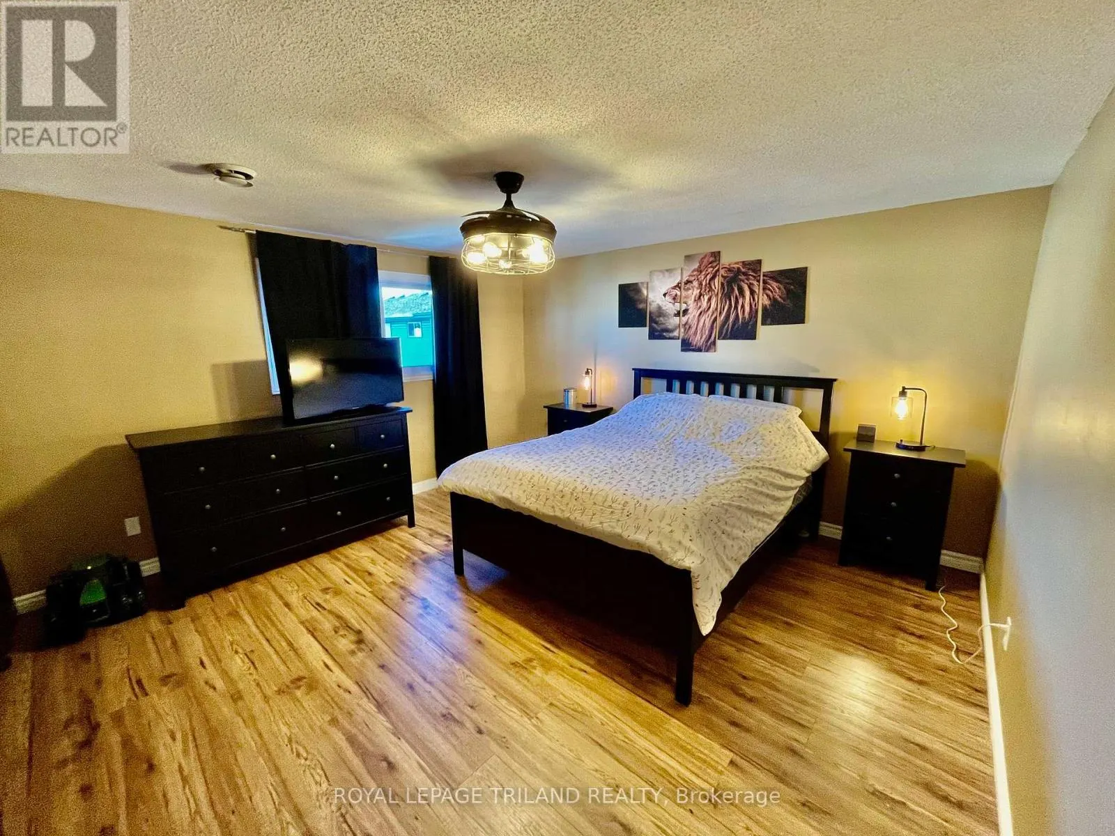 9 - 577 THIRD STREET, #9