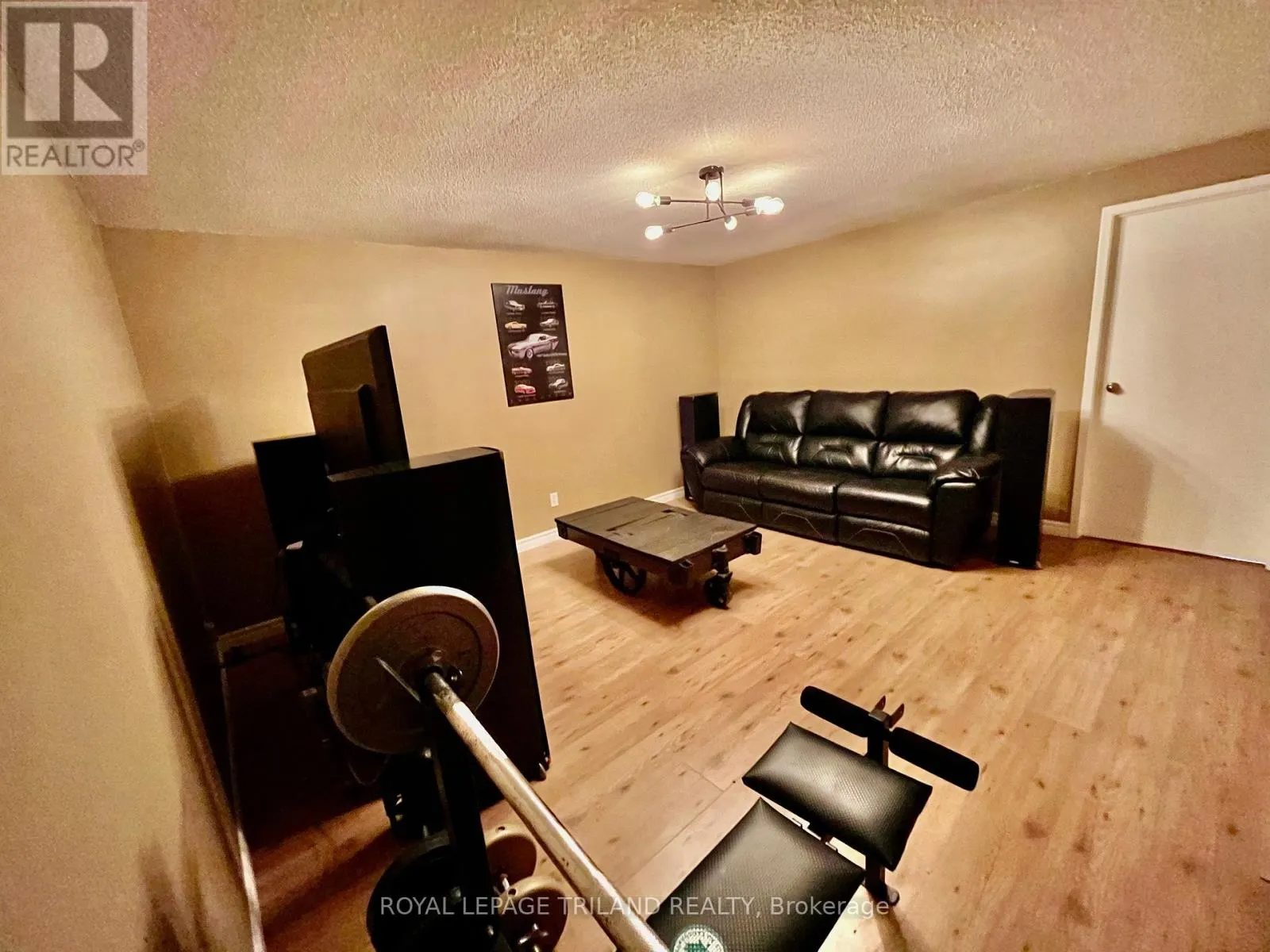 9 - 577 THIRD STREET, #9