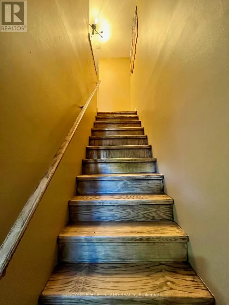 9 - 577 THIRD STREET, #9