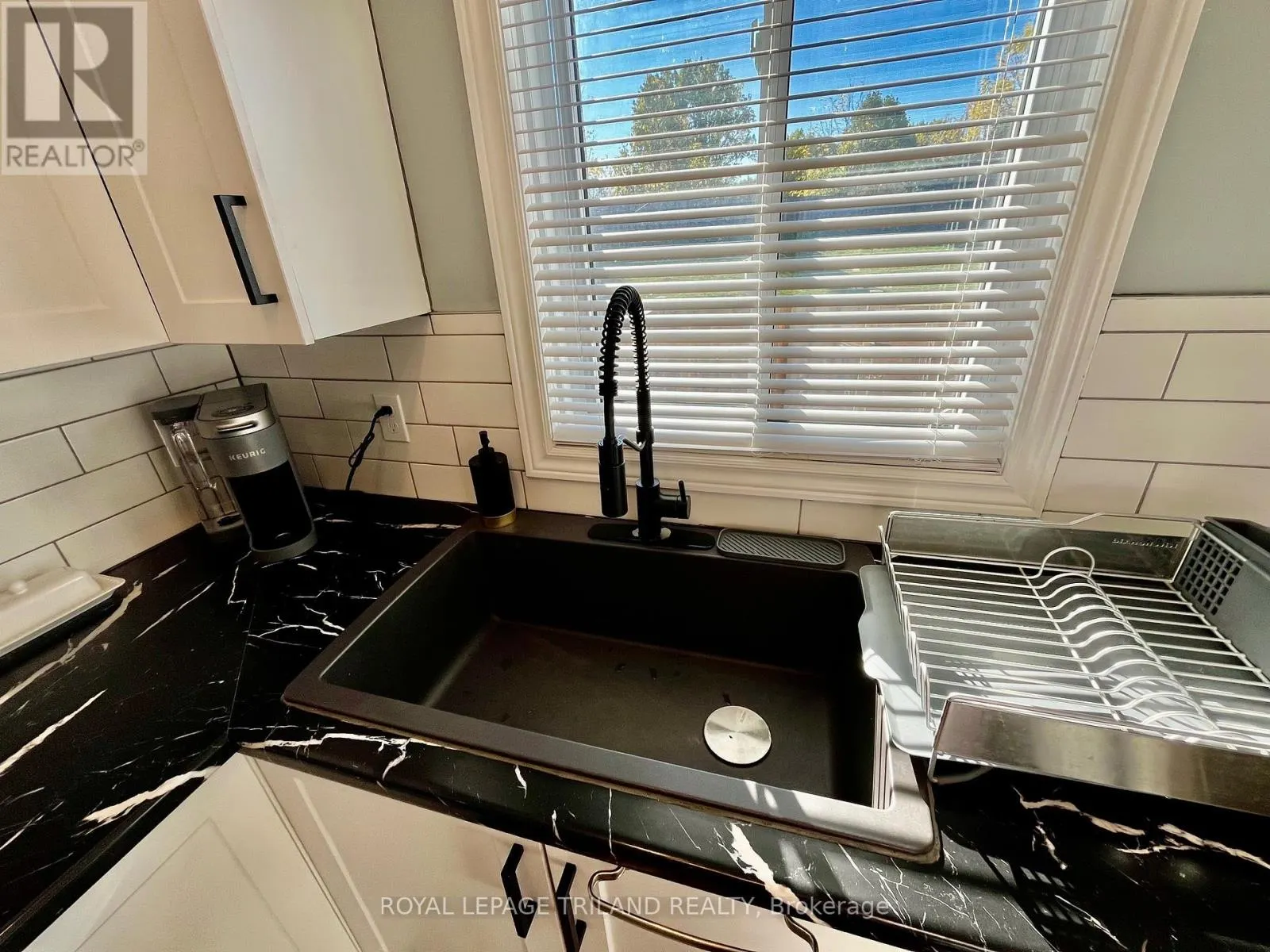 9 - 577 THIRD STREET, #9