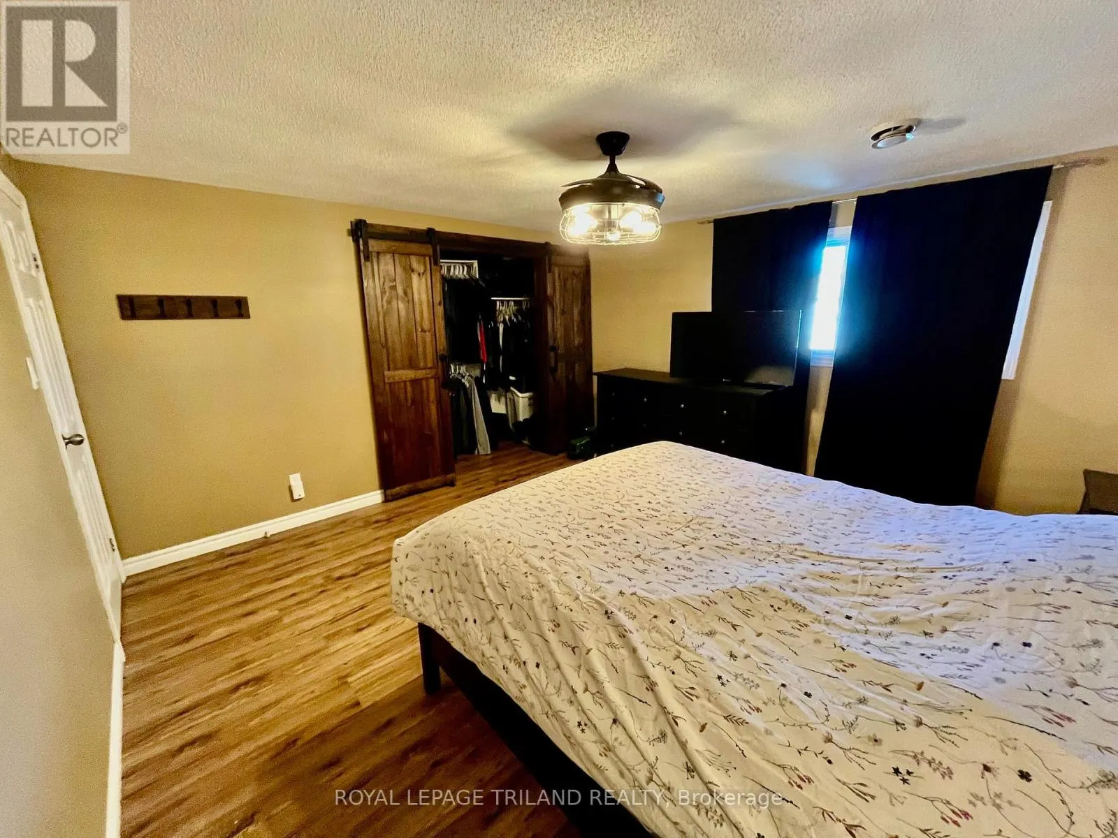 9 - 577 THIRD STREET, #9