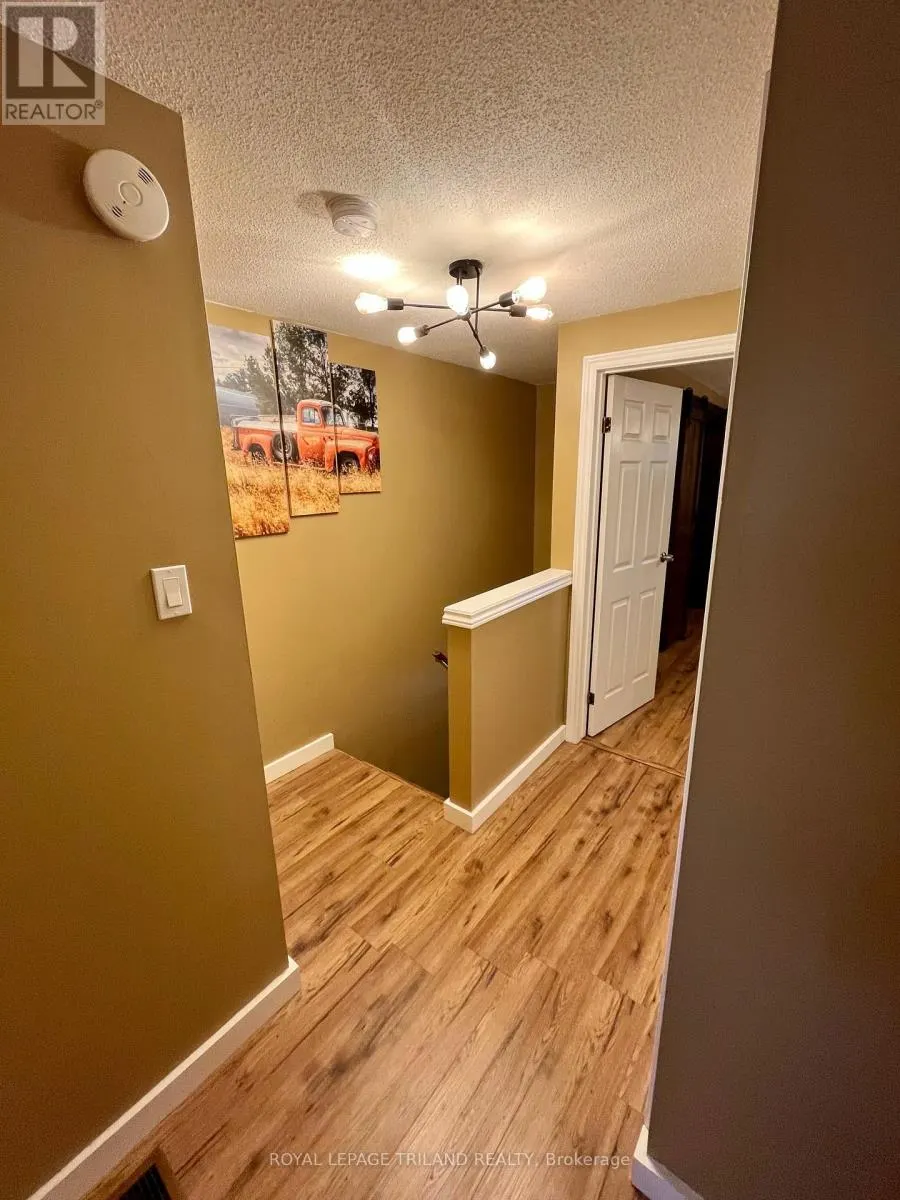 9 - 577 THIRD STREET, #9