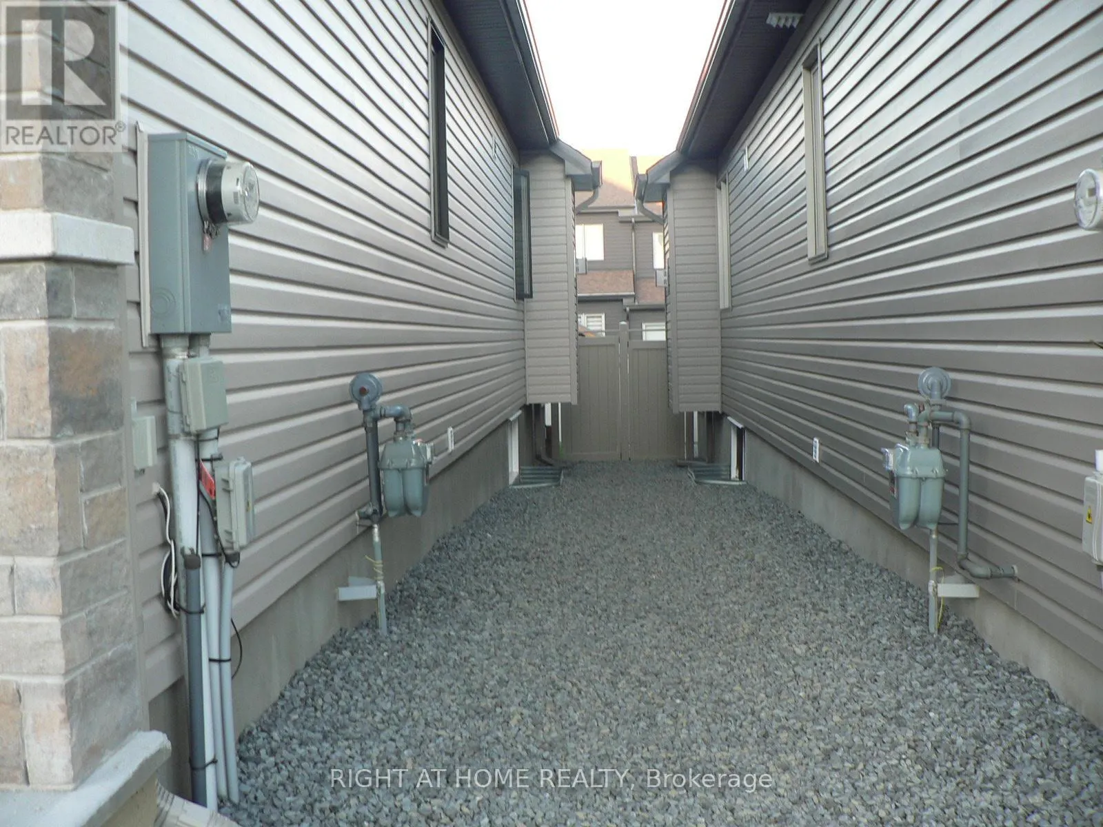 110 HICKSTEAD WAY