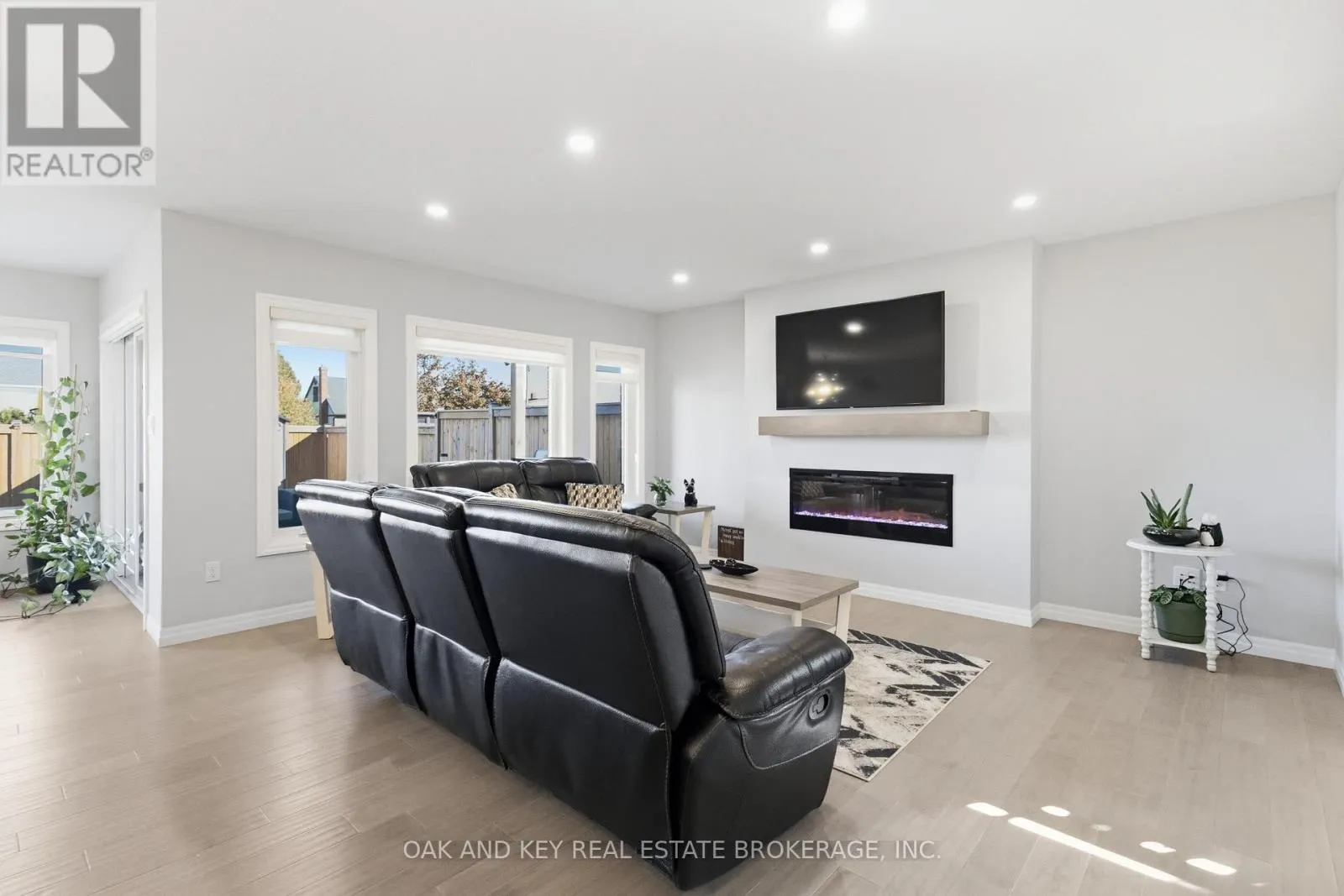 30 HARLEQUIN COURT