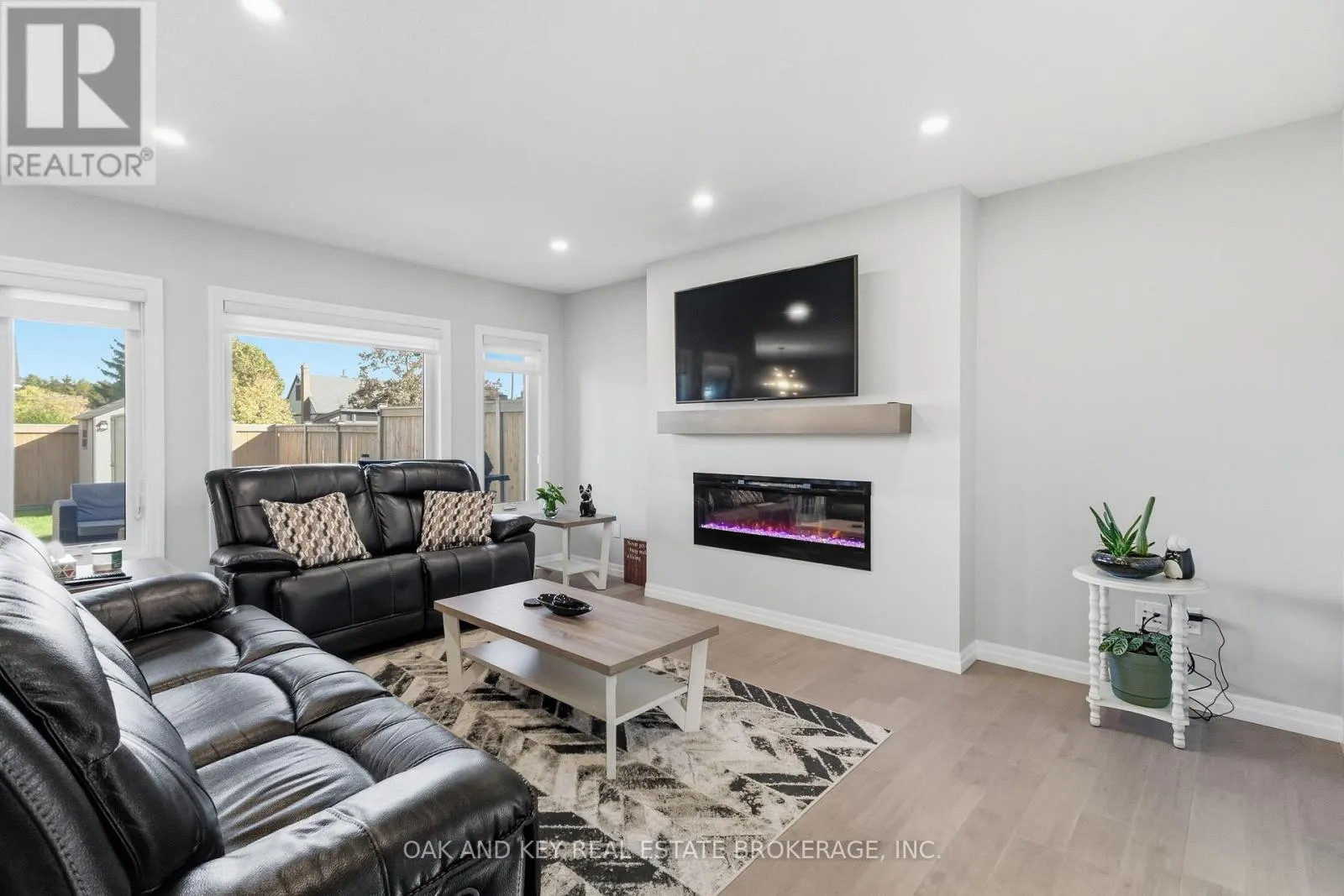 30 HARLEQUIN COURT
