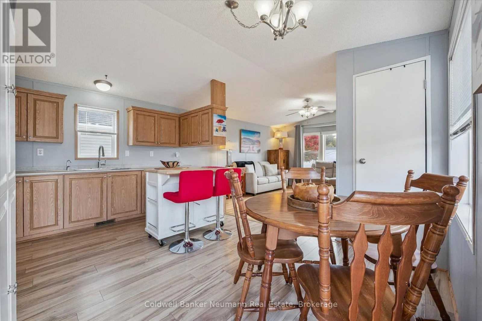 5 WALNUT WAY