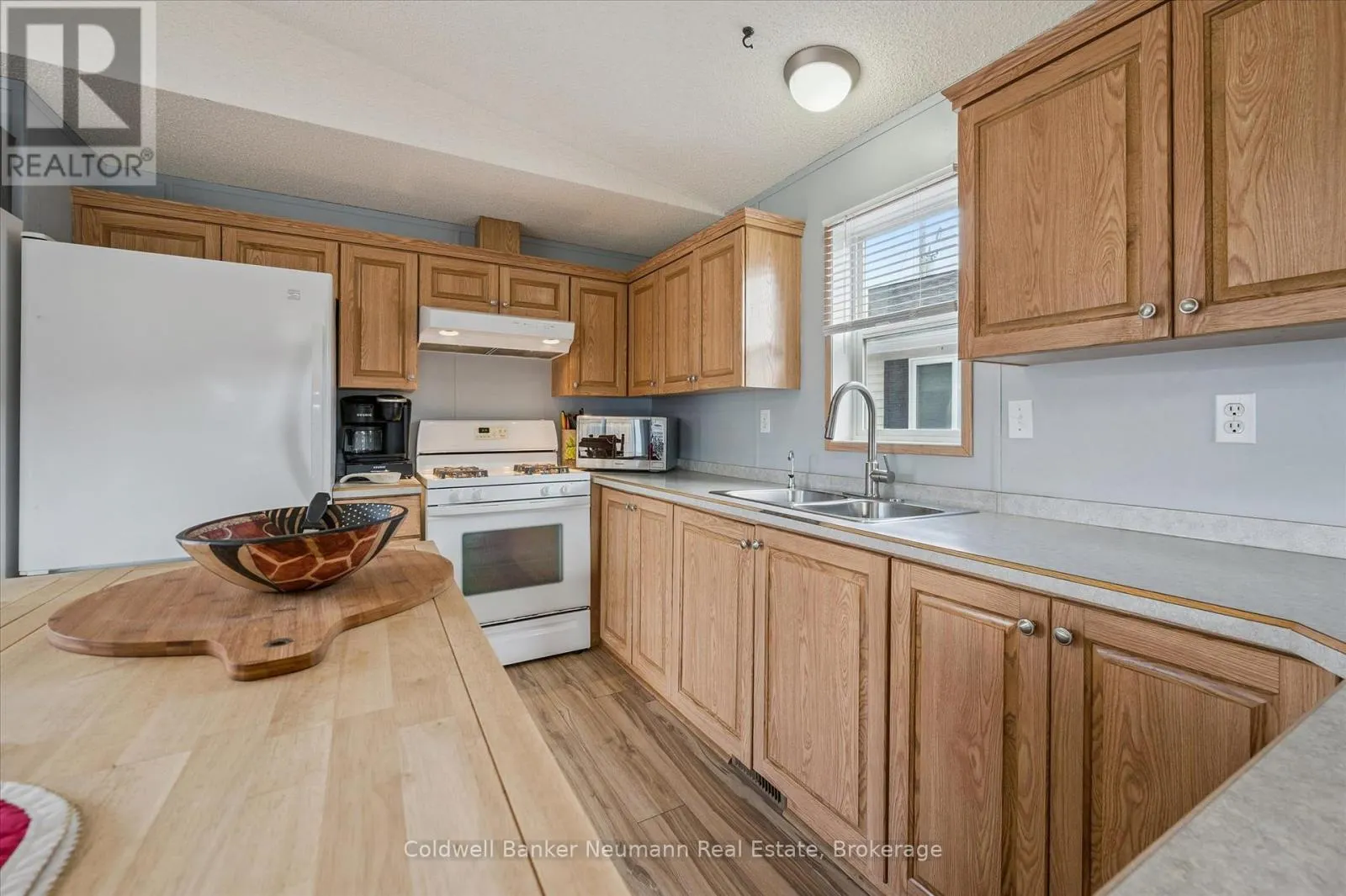 5 WALNUT WAY