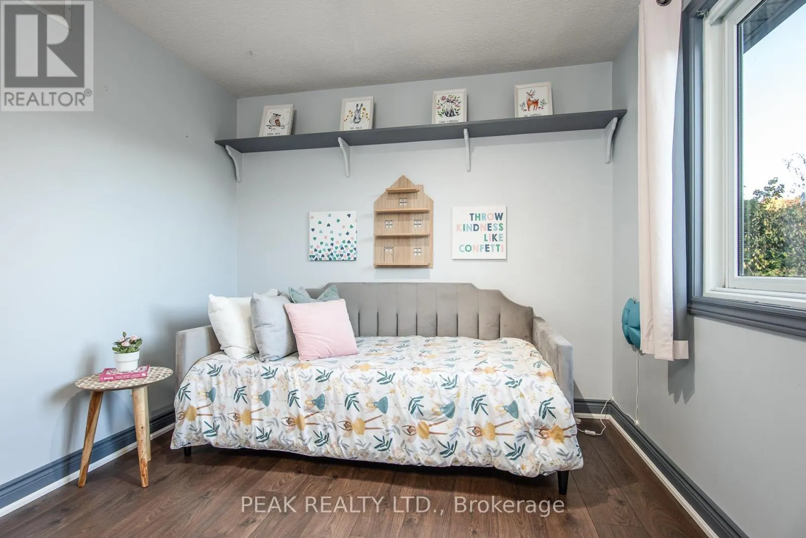 51 EBY CRESCENT
