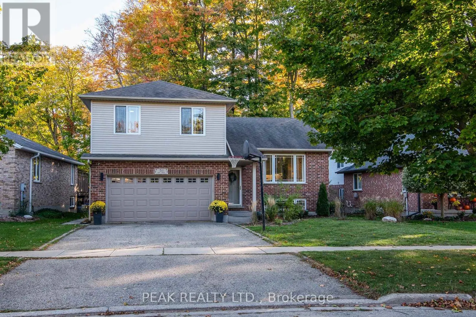 51 EBY CRESCENT
