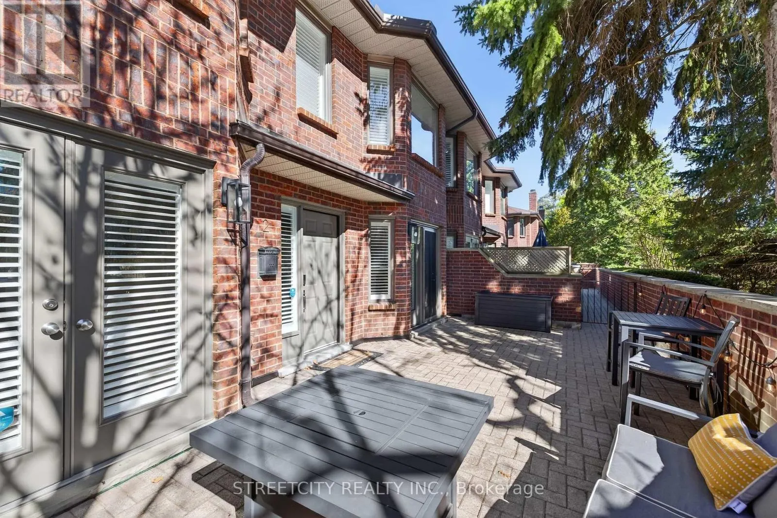 2-152 ALBERT STREET