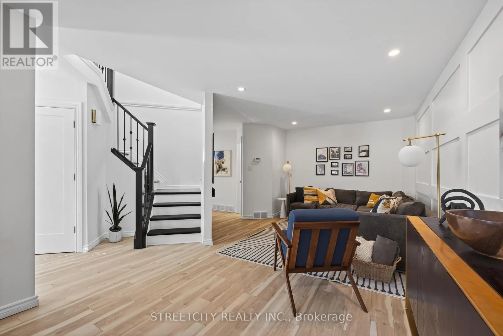 2-152 ALBERT STREET