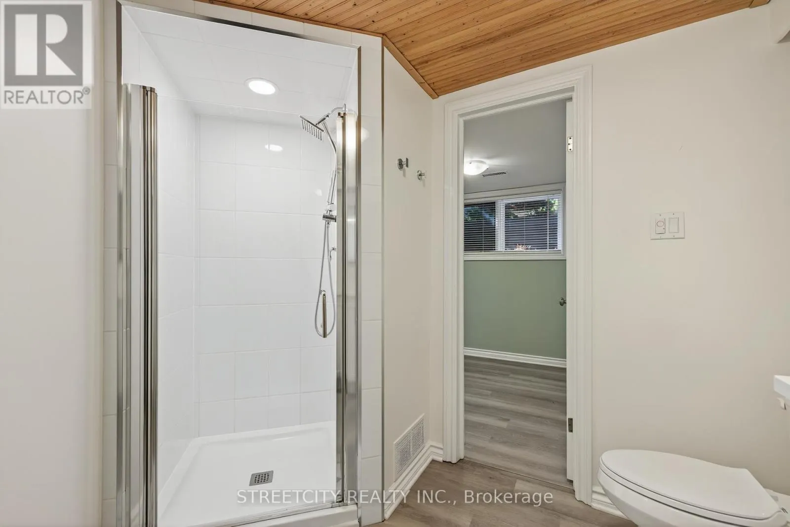 2-152 ALBERT STREET
