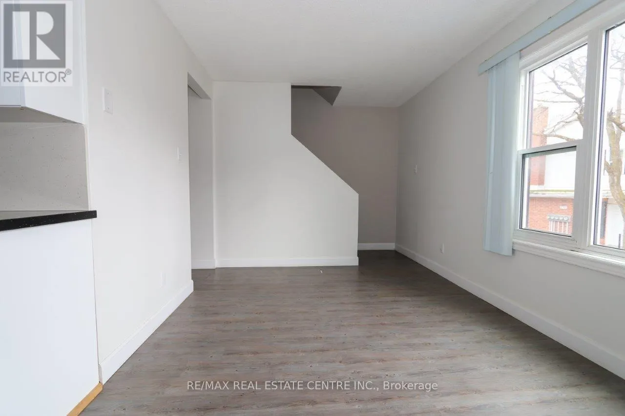 1 - 411 KEATS WAY, #1