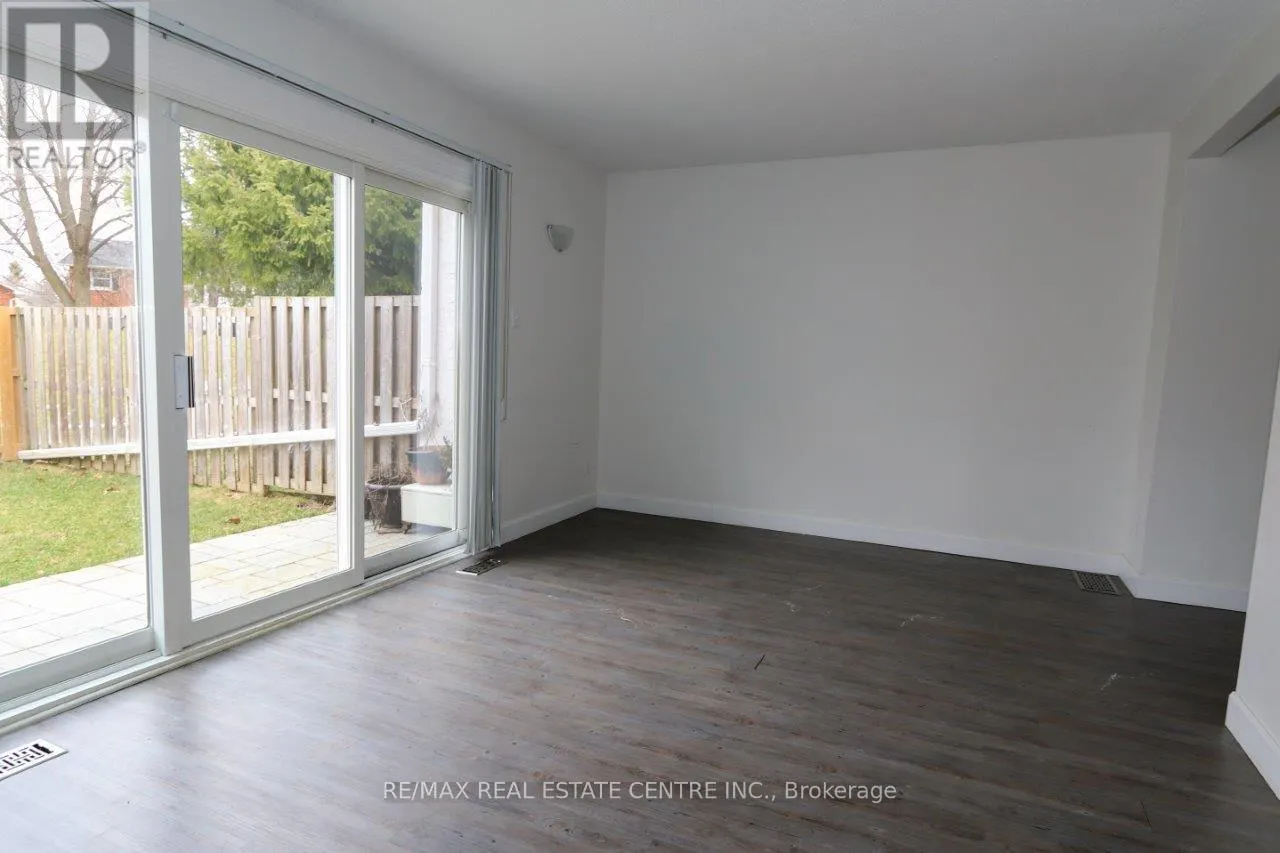 1 - 411 KEATS WAY, #1