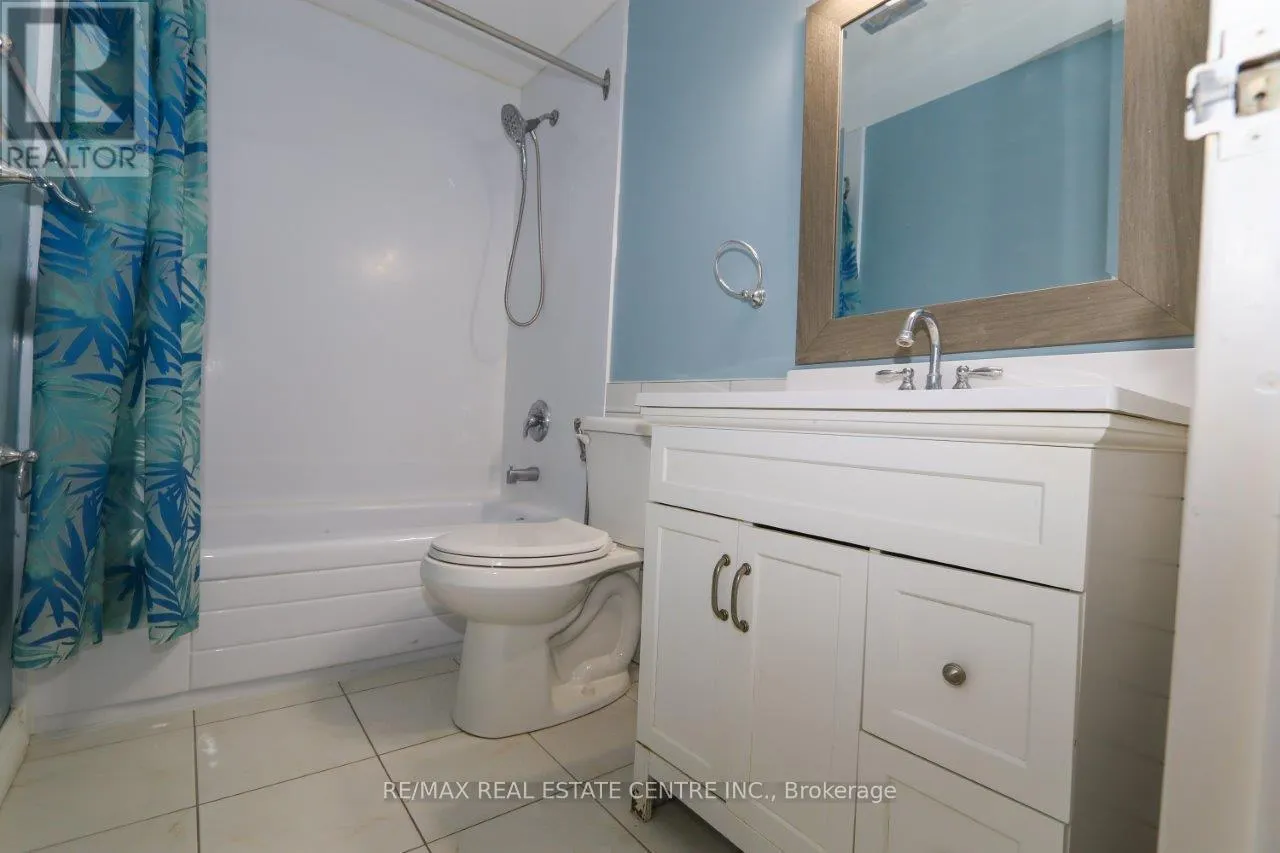 1 - 411 KEATS WAY, #1