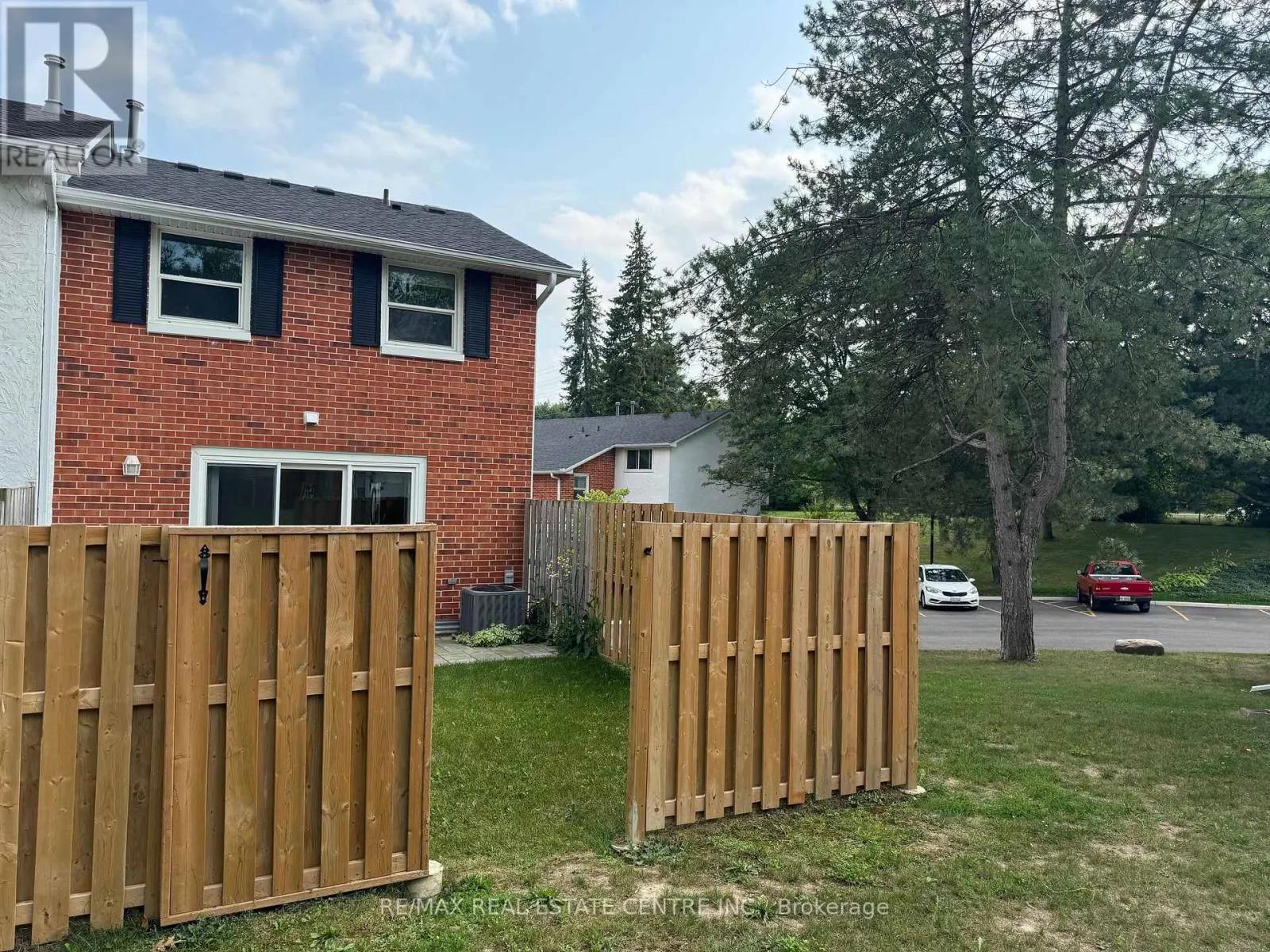 1 - 411 KEATS WAY, #1
