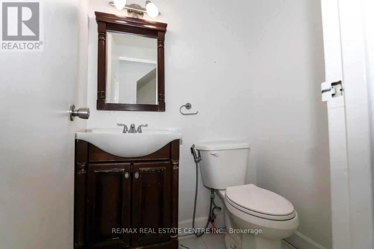 1 - 411 KEATS WAY, #1