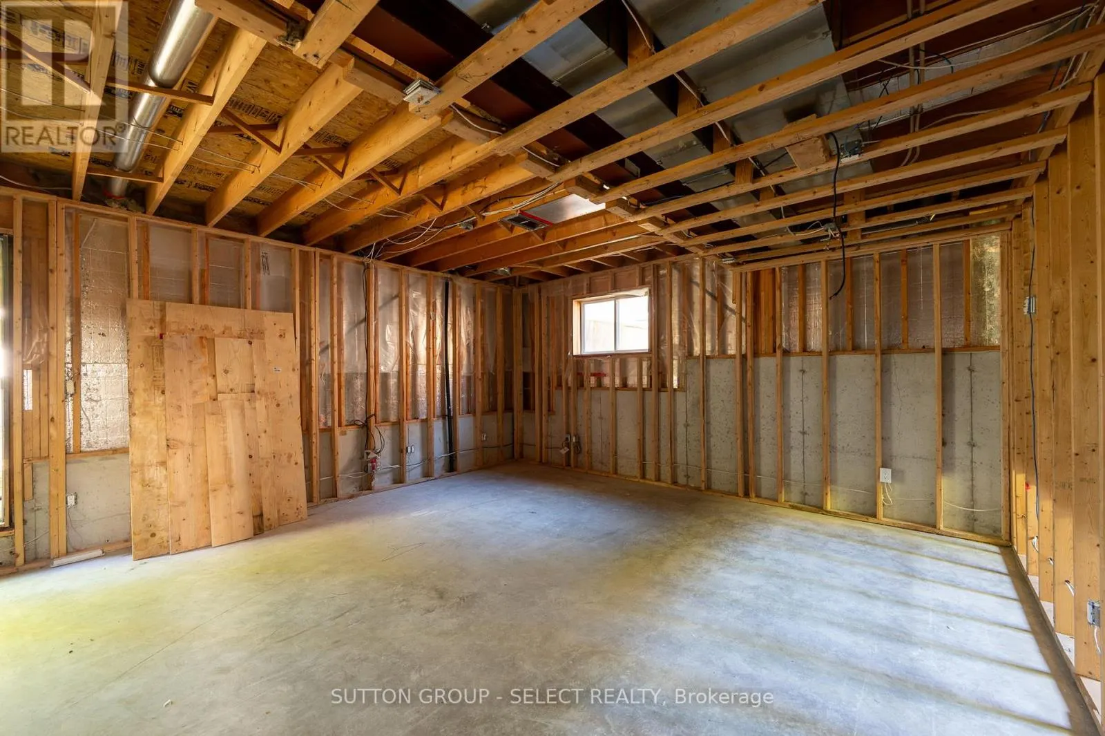 115 BRIDLE PATH