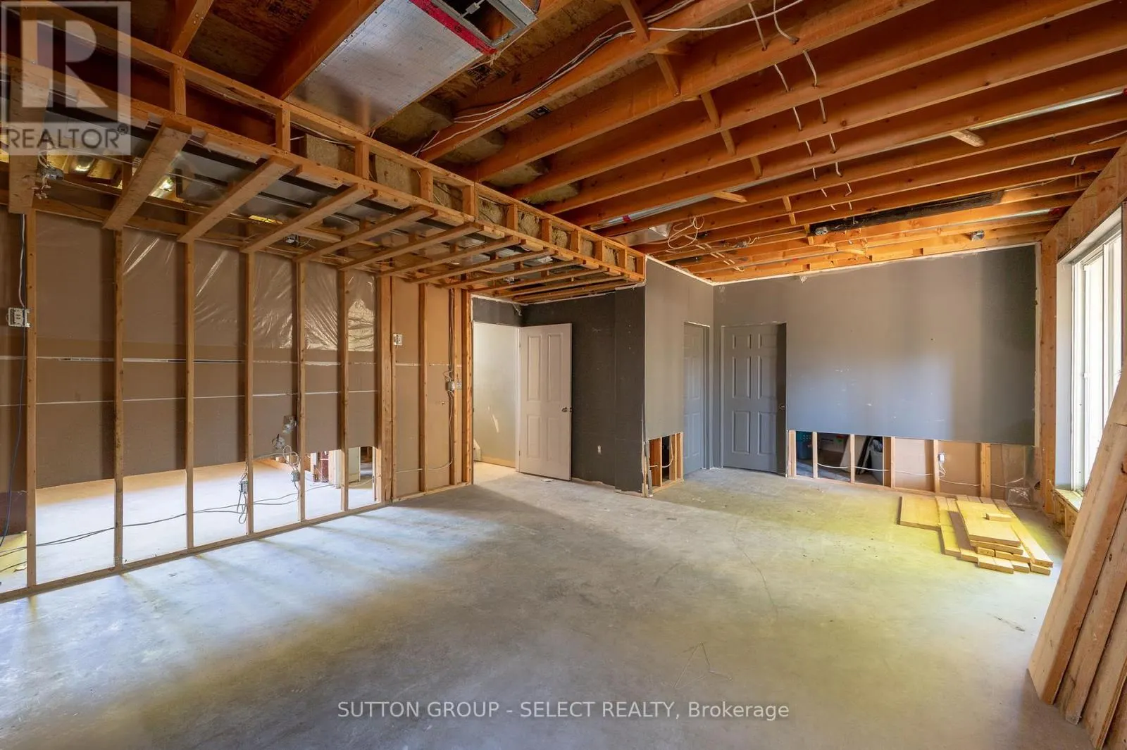 115 BRIDLE PATH