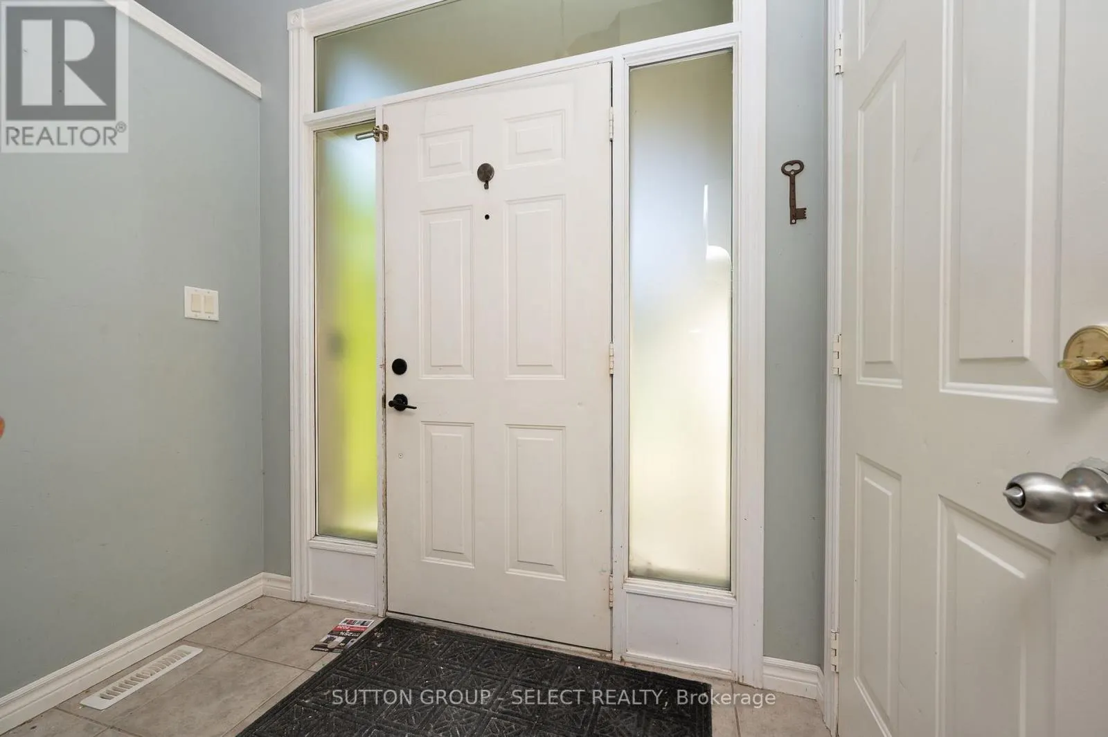 115 BRIDLE PATH