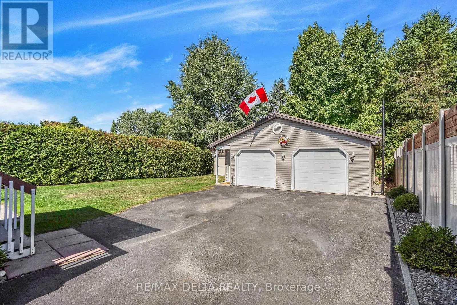 65 BERNARD CRESCENT