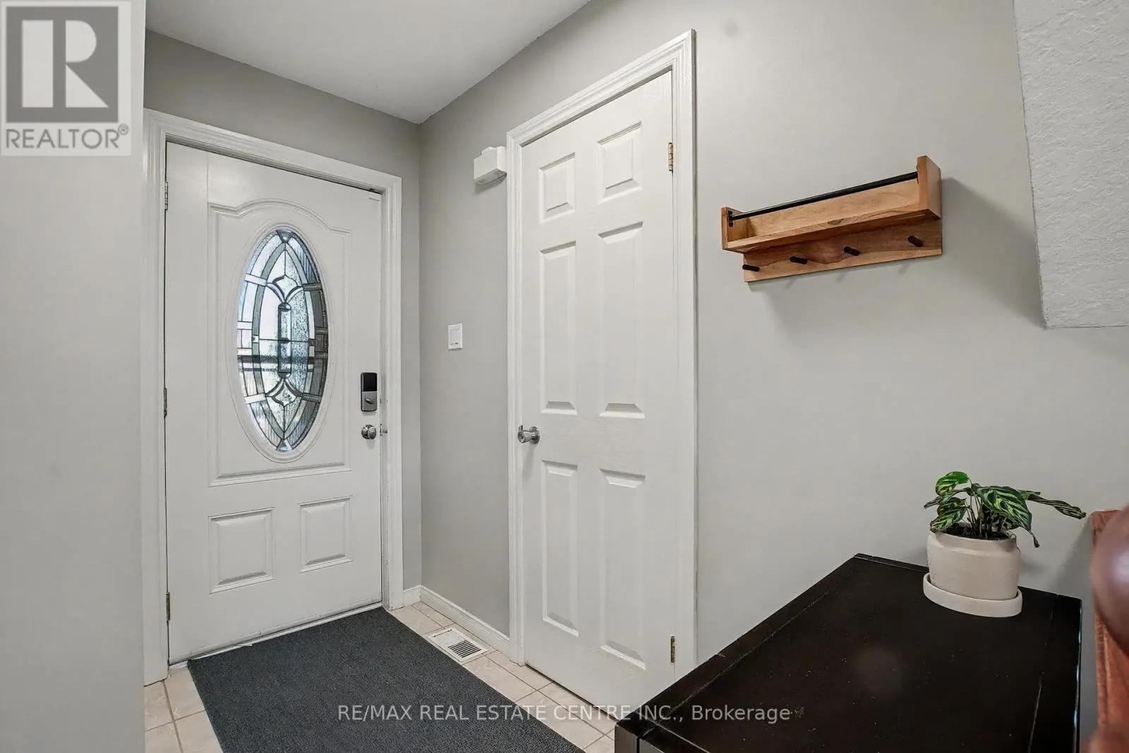 60 LENA CRESCENT