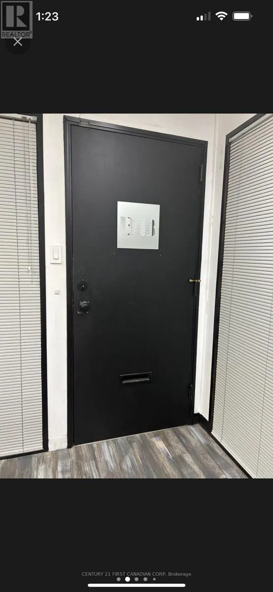 212 - 379 DUNDAS STREET, #212