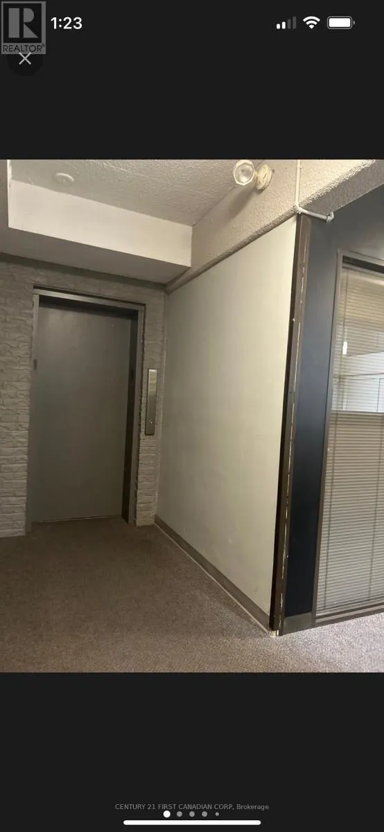 212 - 379 DUNDAS STREET, #212