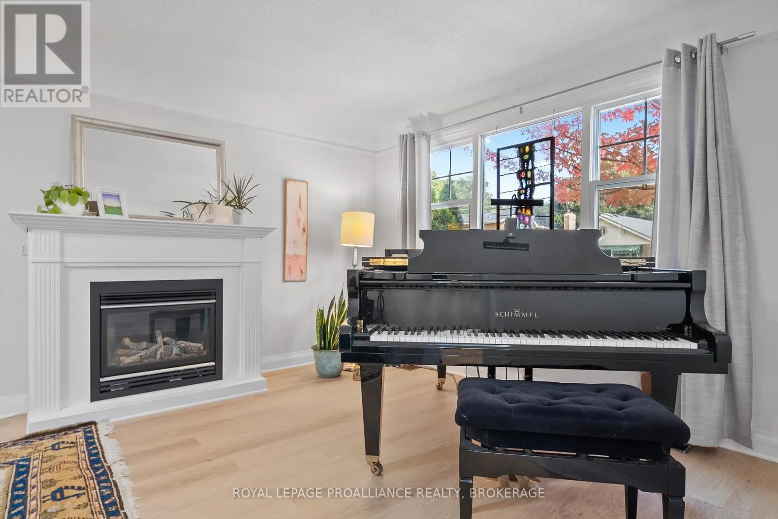8 GRAHAM AVENUE