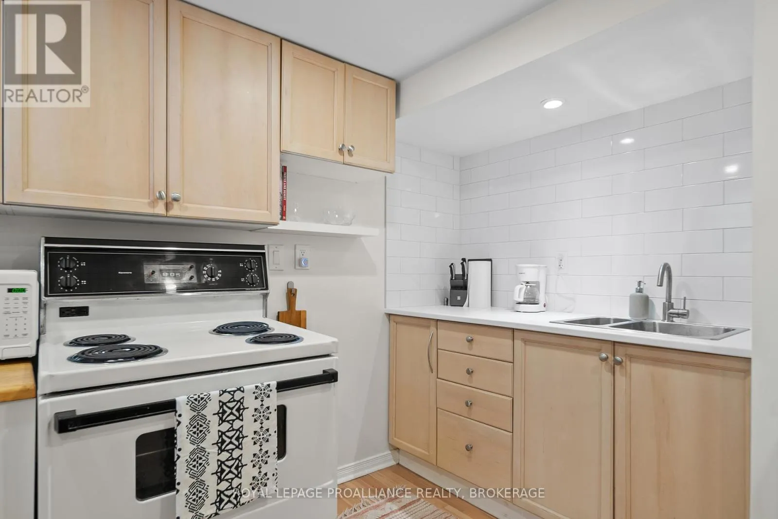 8 GRAHAM AVENUE