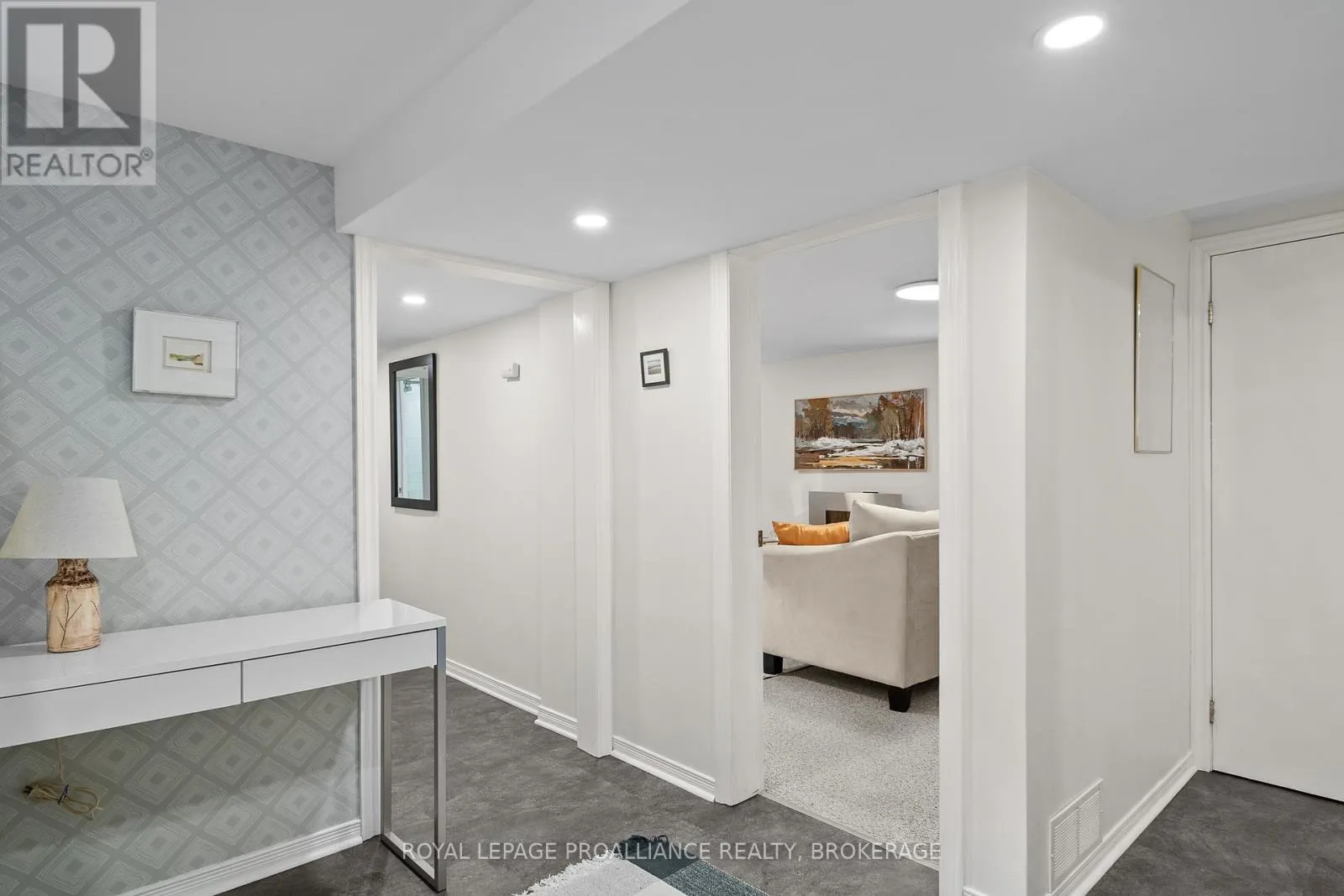 8 GRAHAM AVENUE